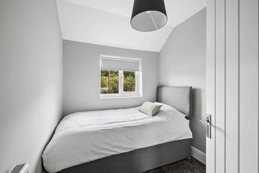 Brand New 3 Bedroom House * Plymouth