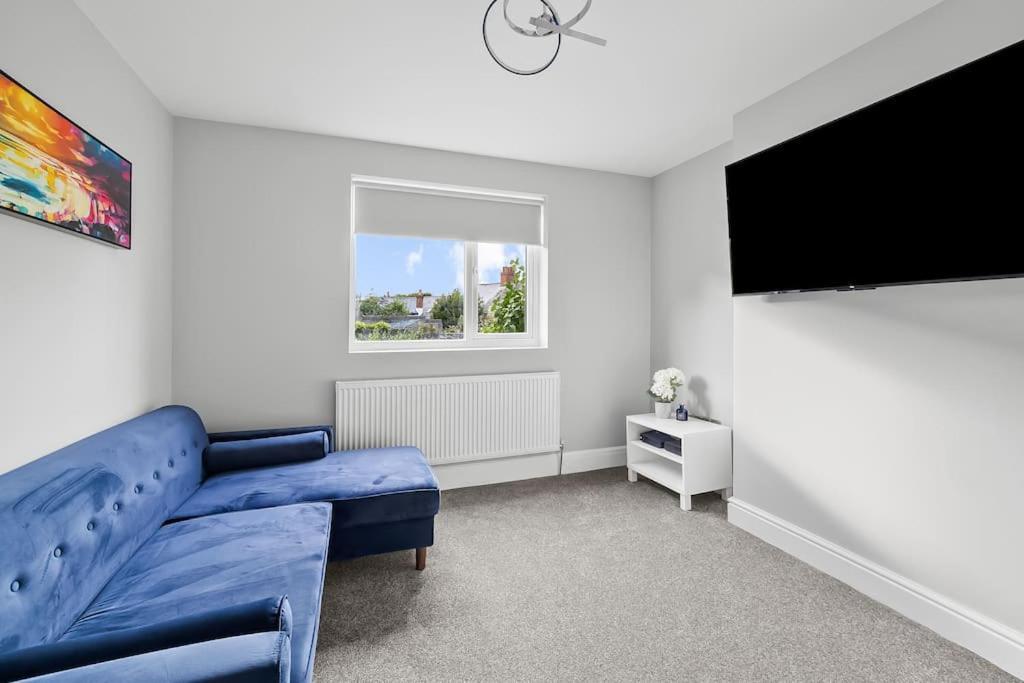 Brand New 3 Bedroom House Holiday home *