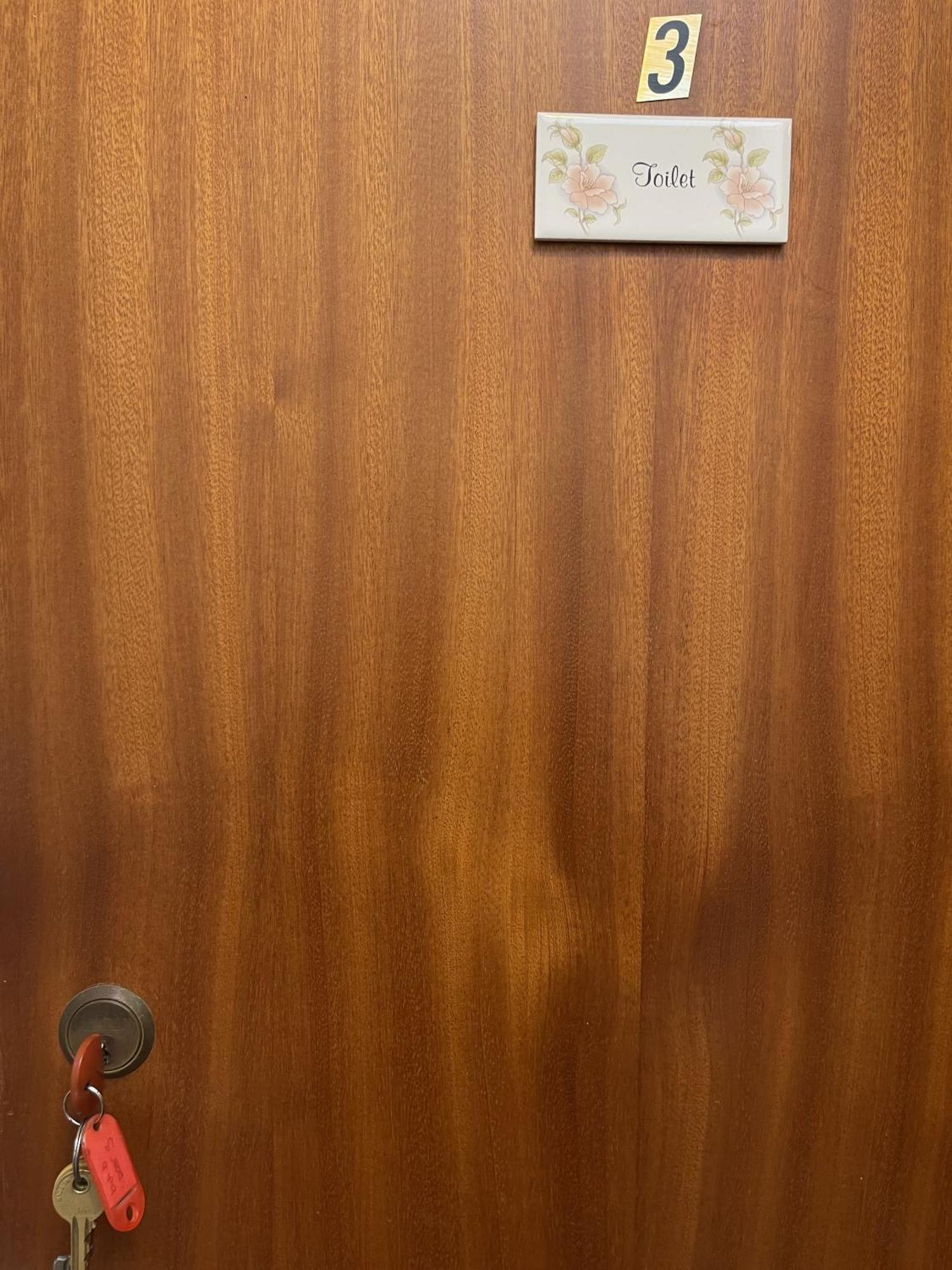 Lamplighter Guest house 3*