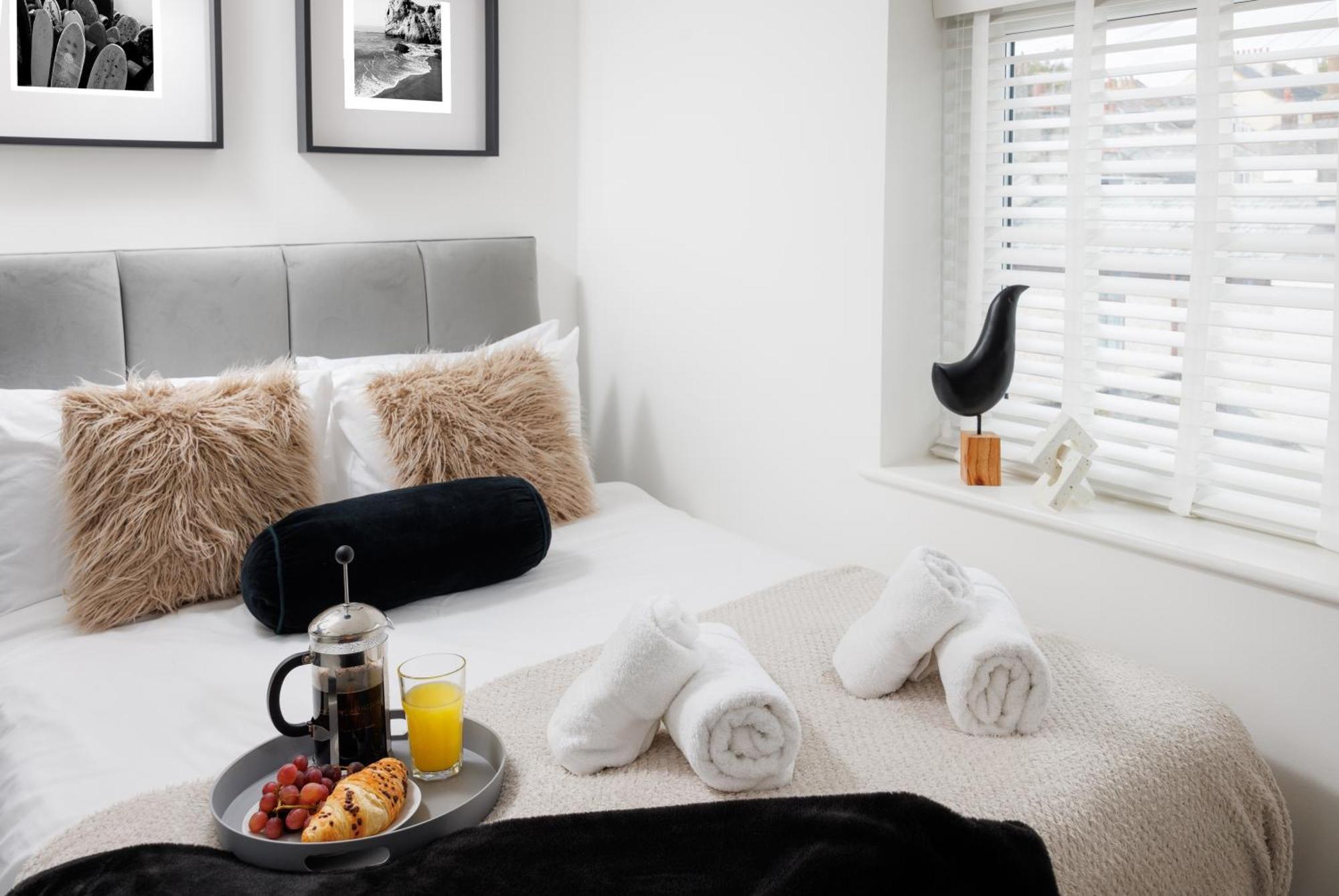 Apartment Stunning Penthouse - Sea View - - Parking - By Habita Plymouth