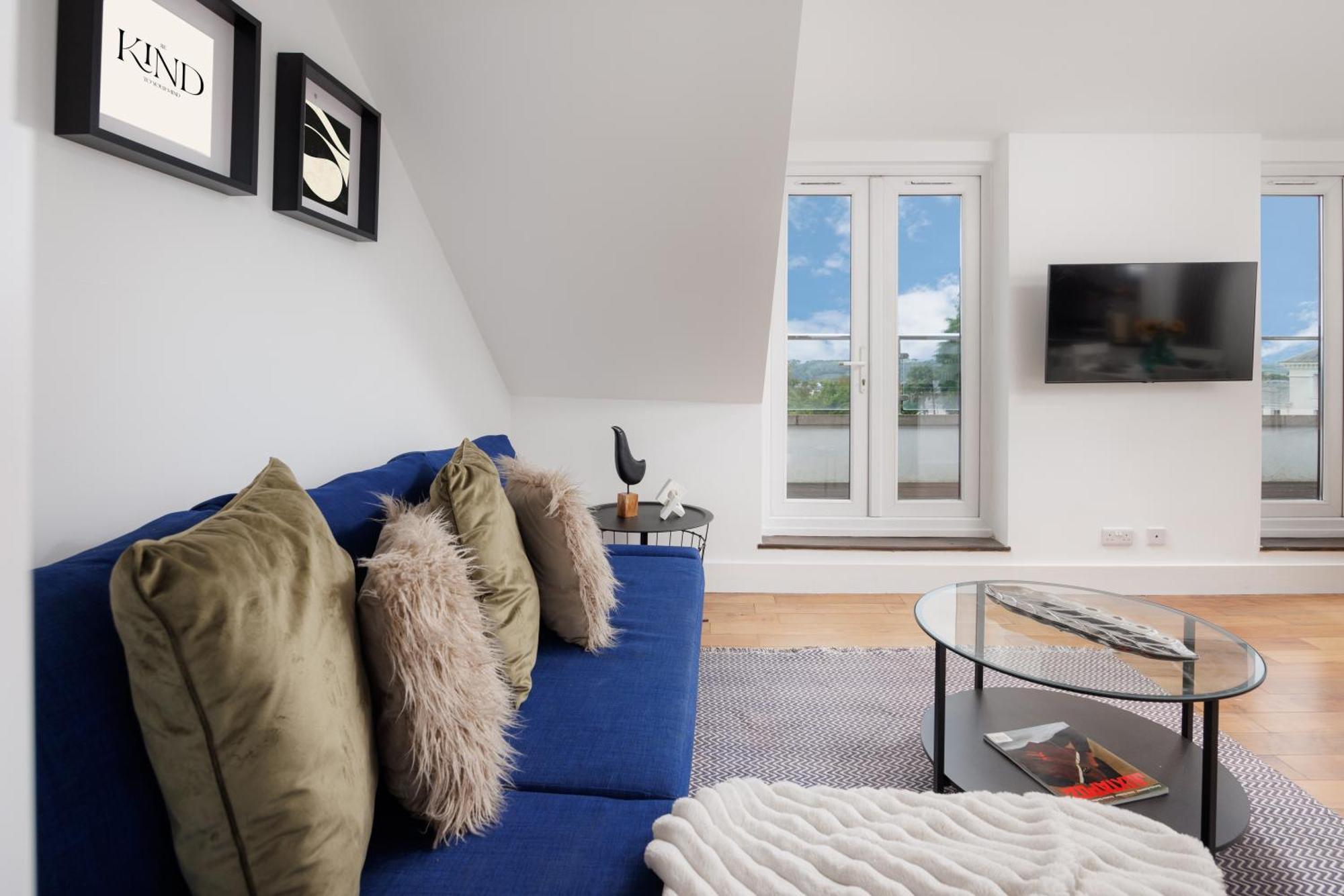 Stunning Penthouse - Sea View - - Parking - By Habita
