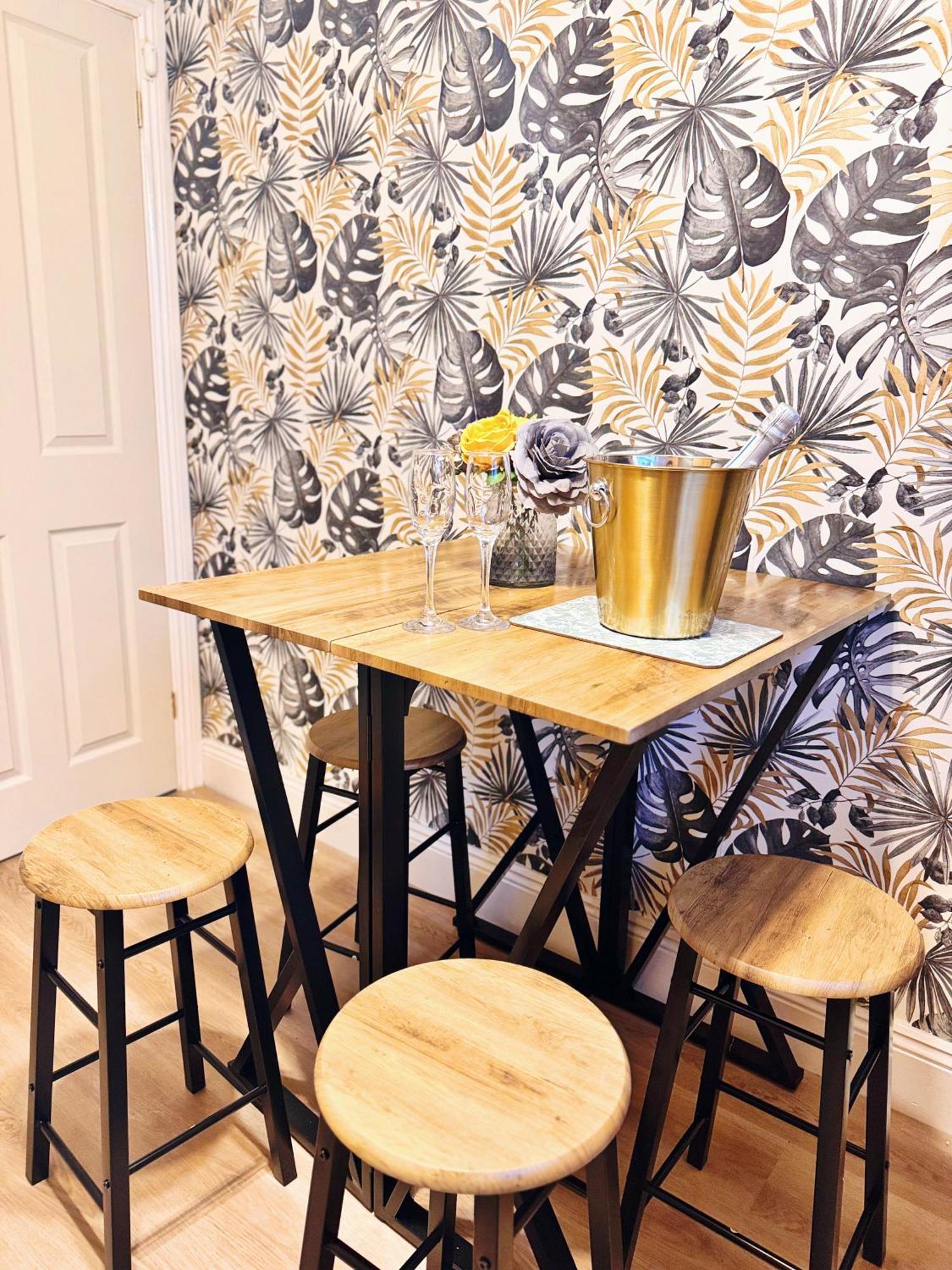 Comfy & Chic 1 Bed In *