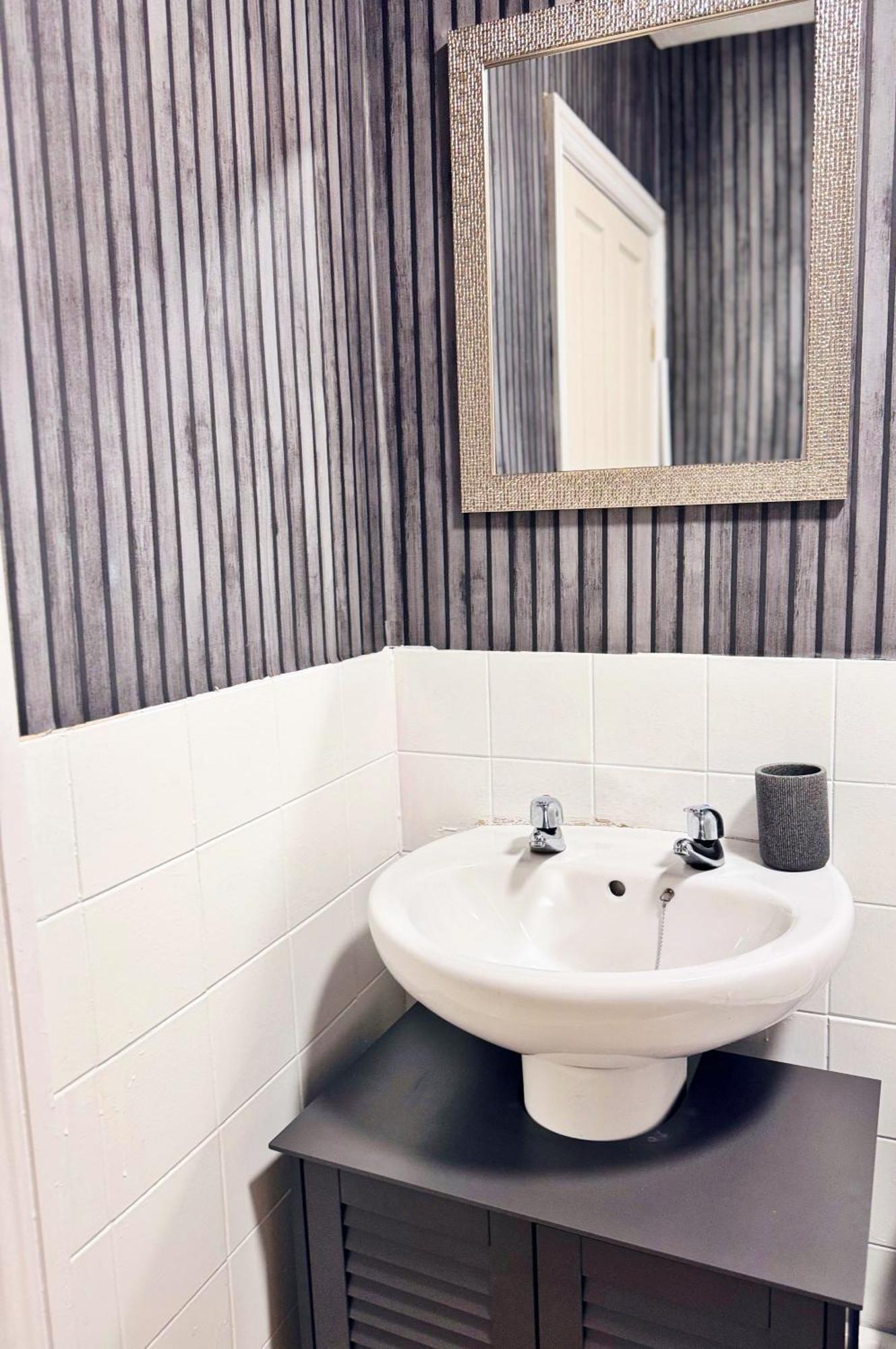 Comfy & Chic 1 Bed In Apartment