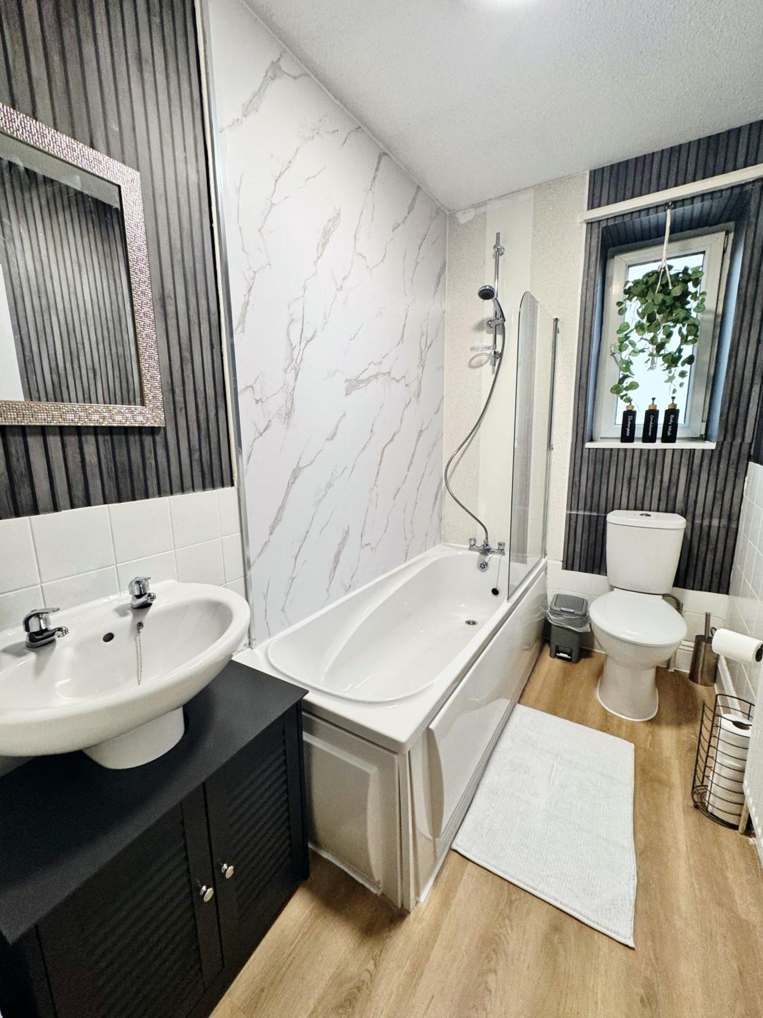 Comfy & Chic 1 Bed In Plymouth