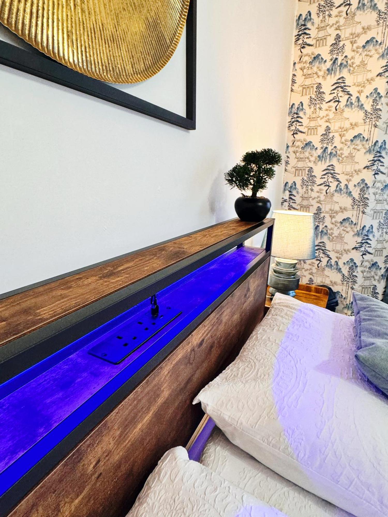 Comfy & Chic 1 Bed In Apartment *