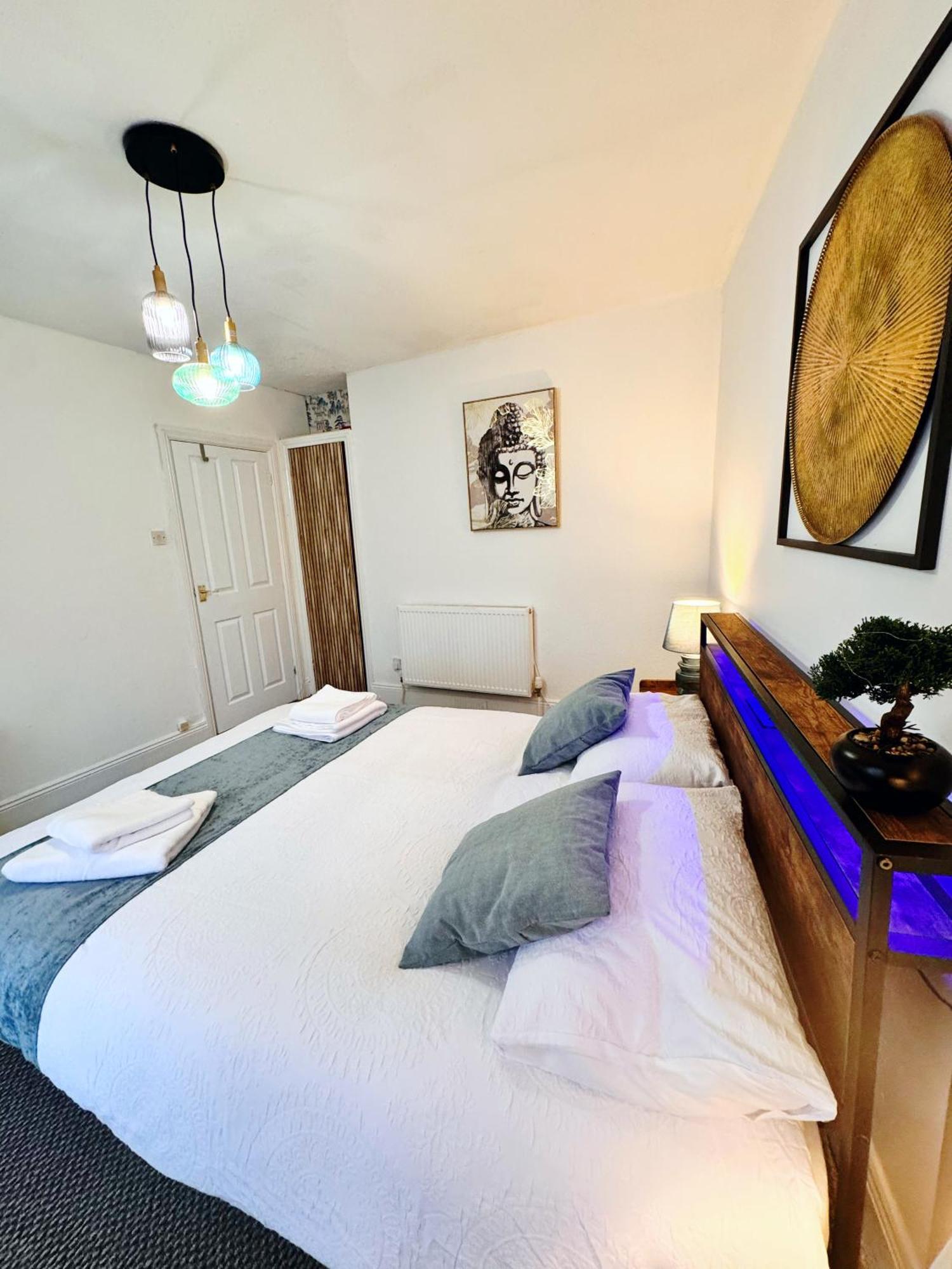 Comfy & Chic 1 Bed In Apartment