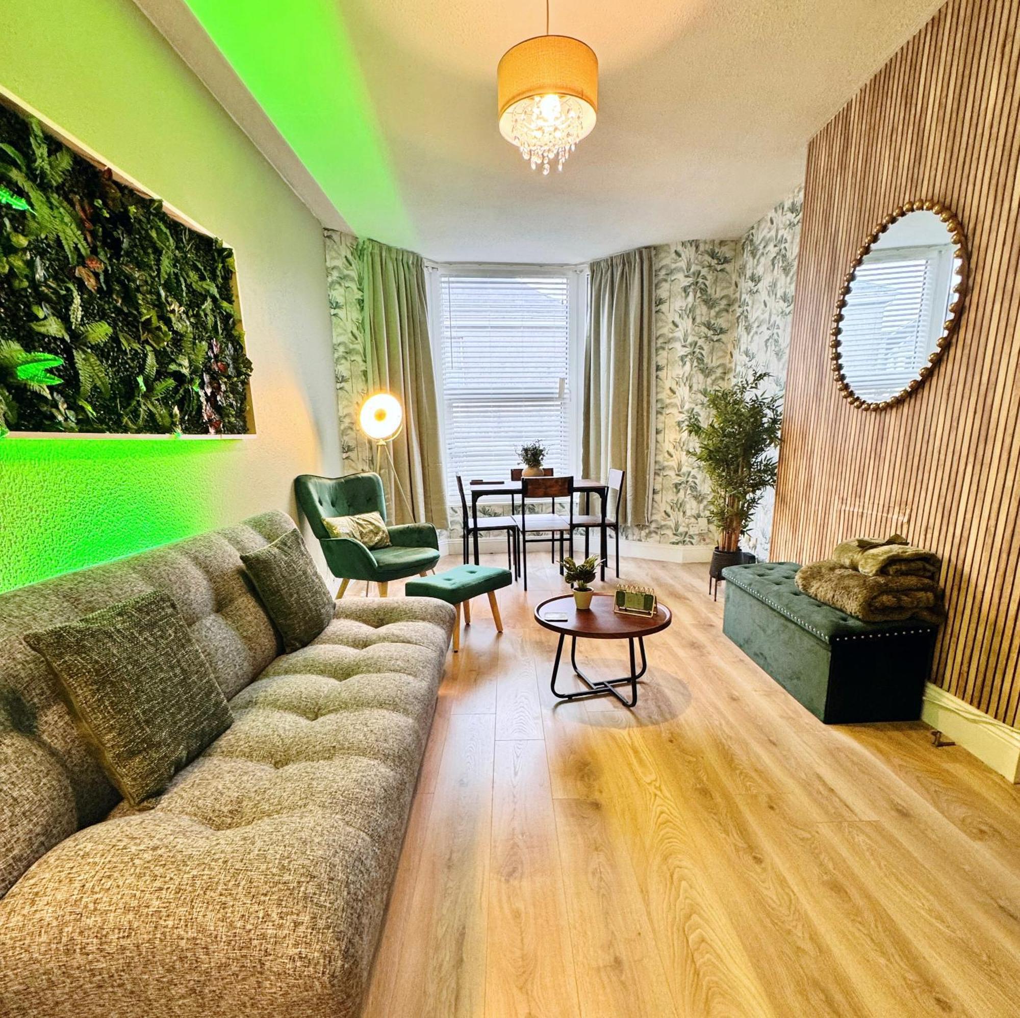 Comfy & Chic 1 Bed In Plymouth