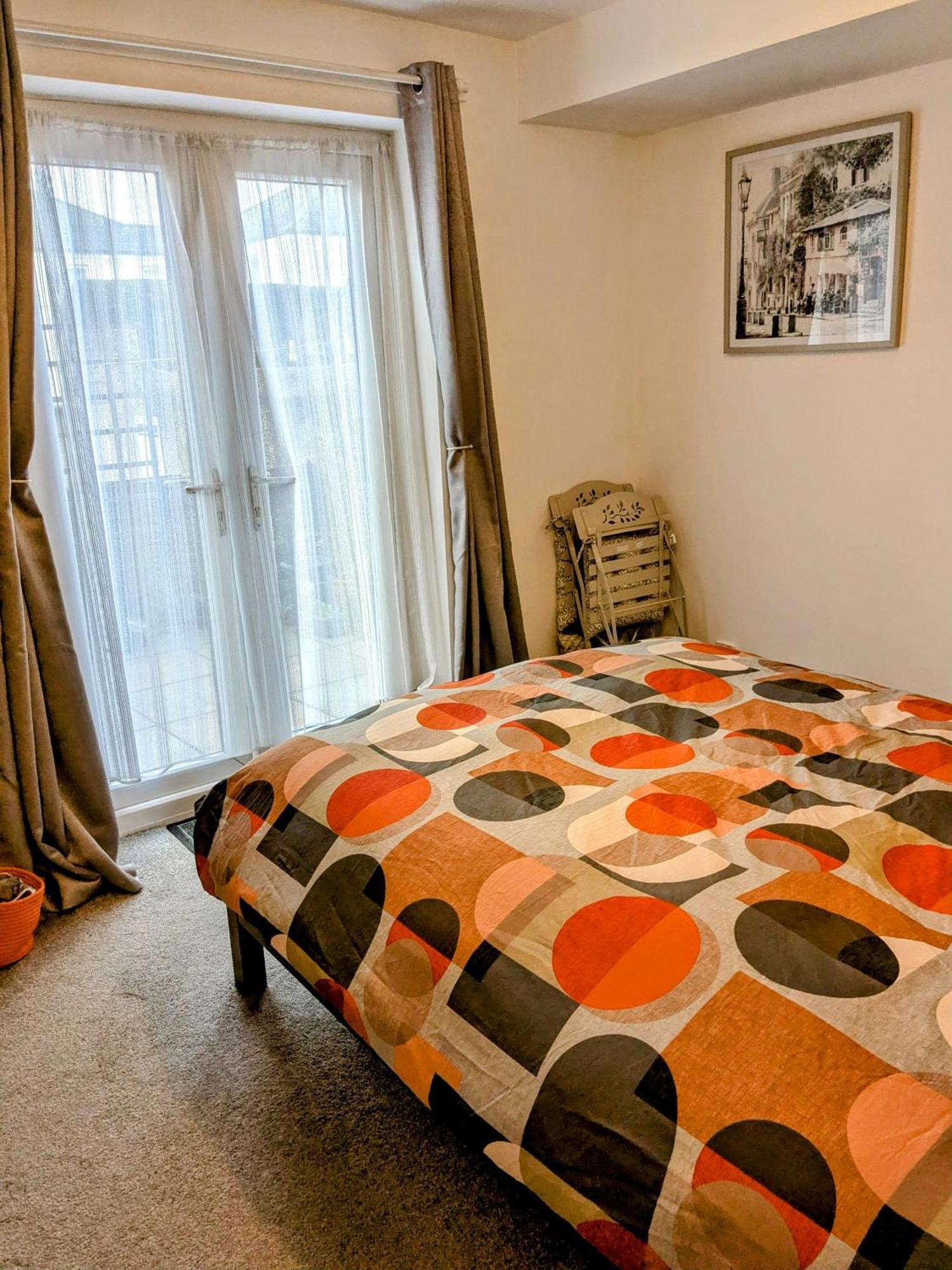 Apartment Centre With South Facing Patio, 10 Minutes Walk To The Harbour Plymouth