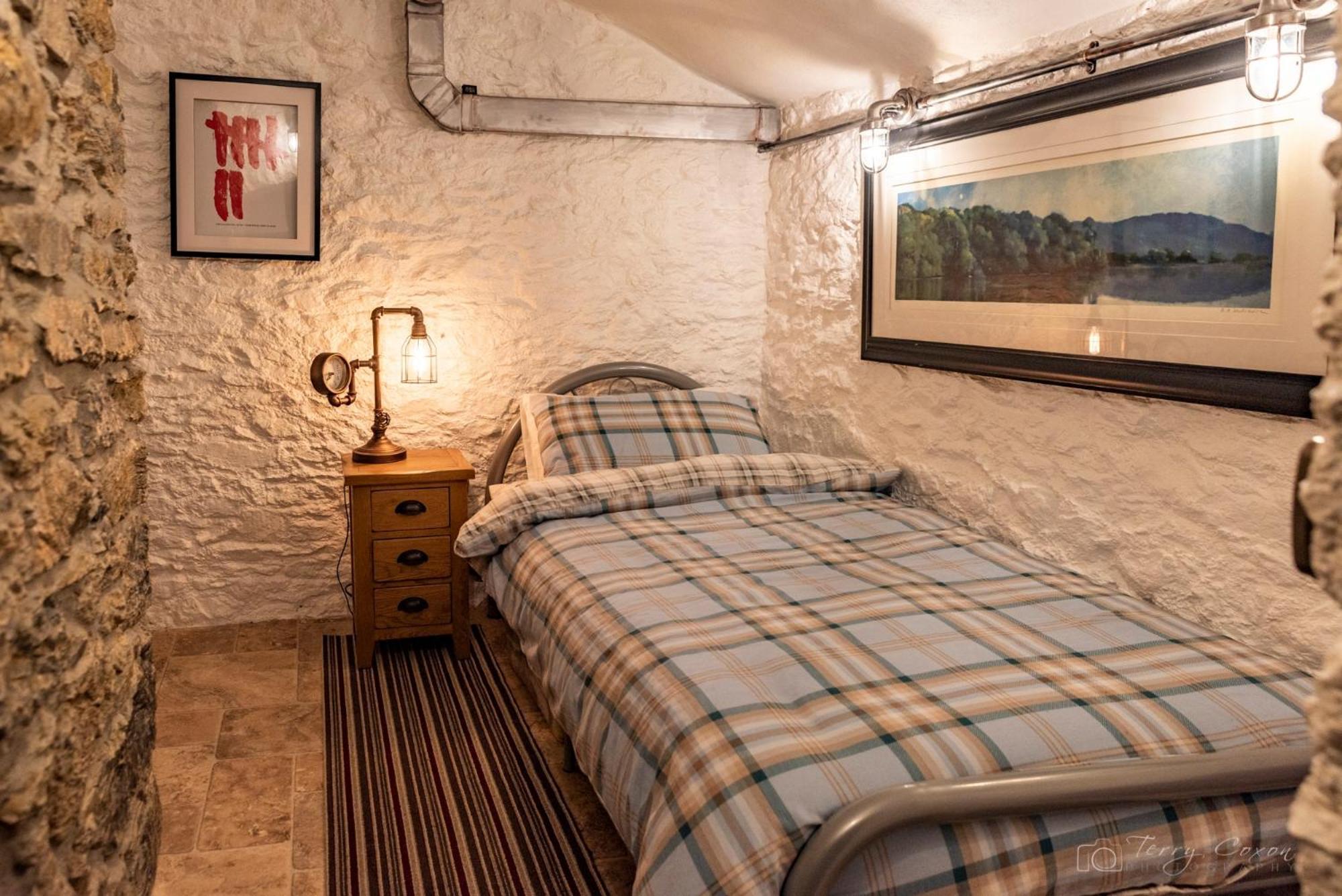 Barbican - Historic - Pets Ok - Parking - 5 Guests Apartment *