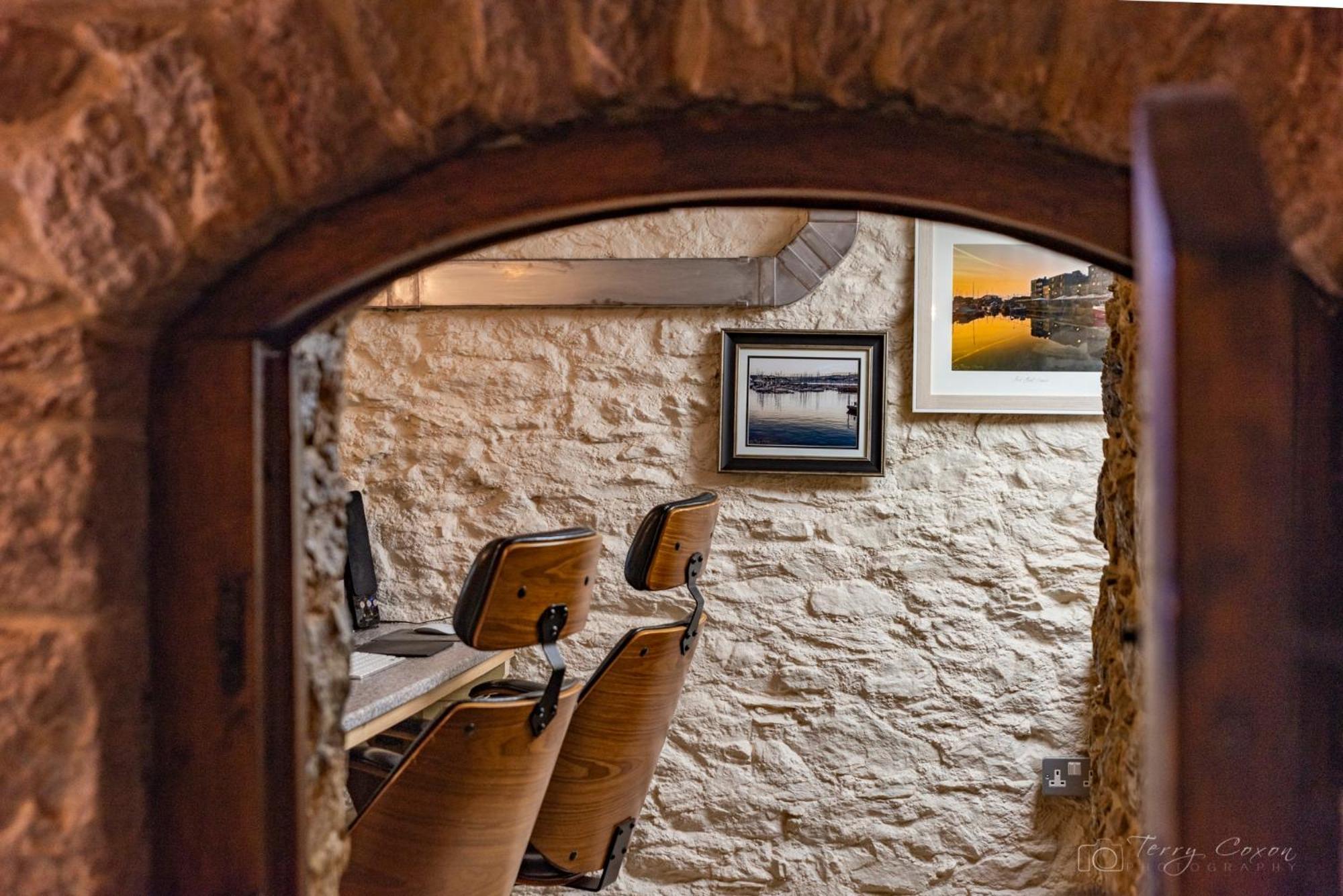 Barbican - Historic - Pets Ok - Parking - 5 Guests Apartment
