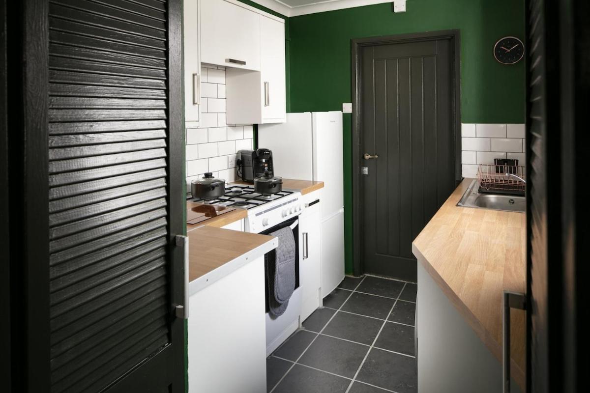 Holiday home Sutton House By Pureserviced *