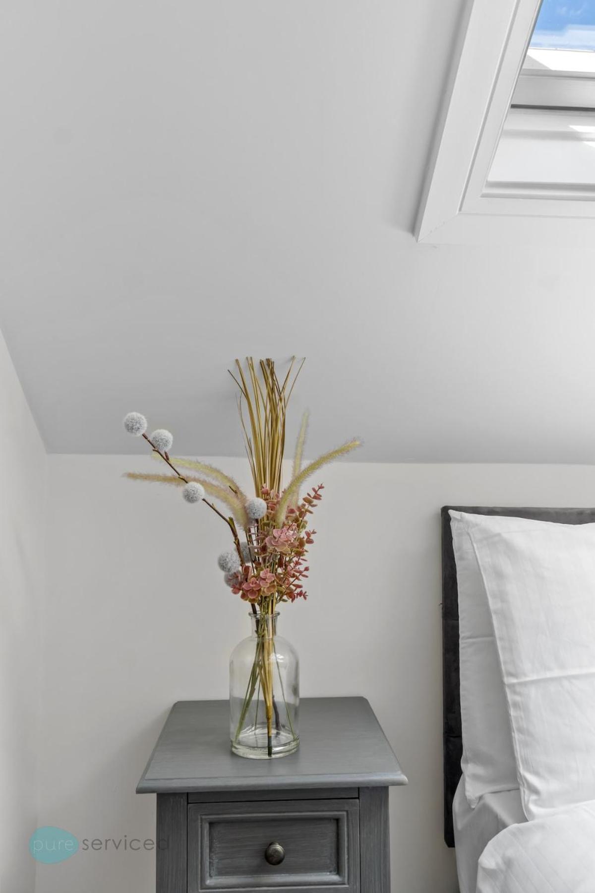 Apartment The Penthouse By Pureserviced