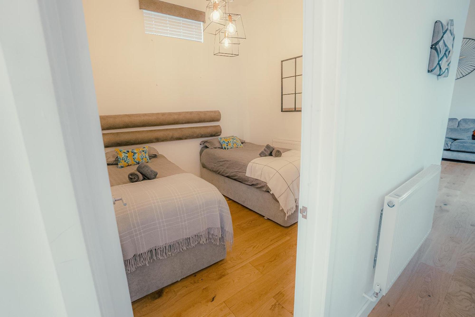 Executive Coach House On The 2 Free Parking Spaces Plymouth