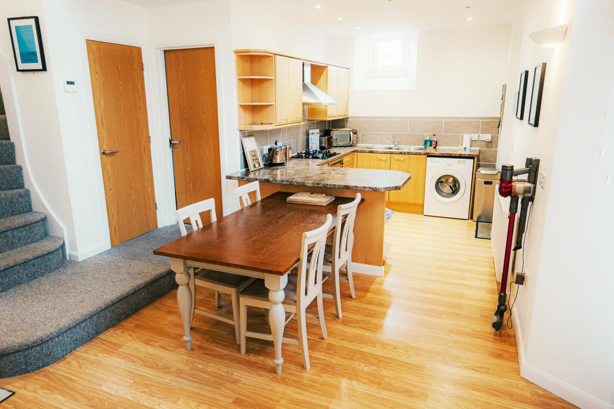 Beautiful House Conversion, Free Parking