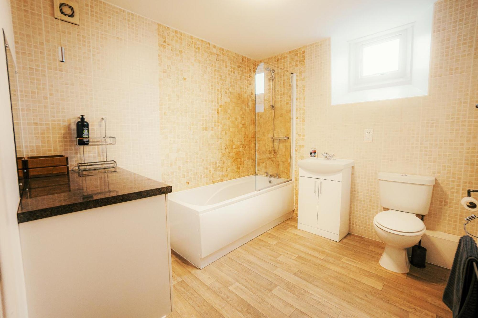 Beautiful House Conversion, Free Parking *