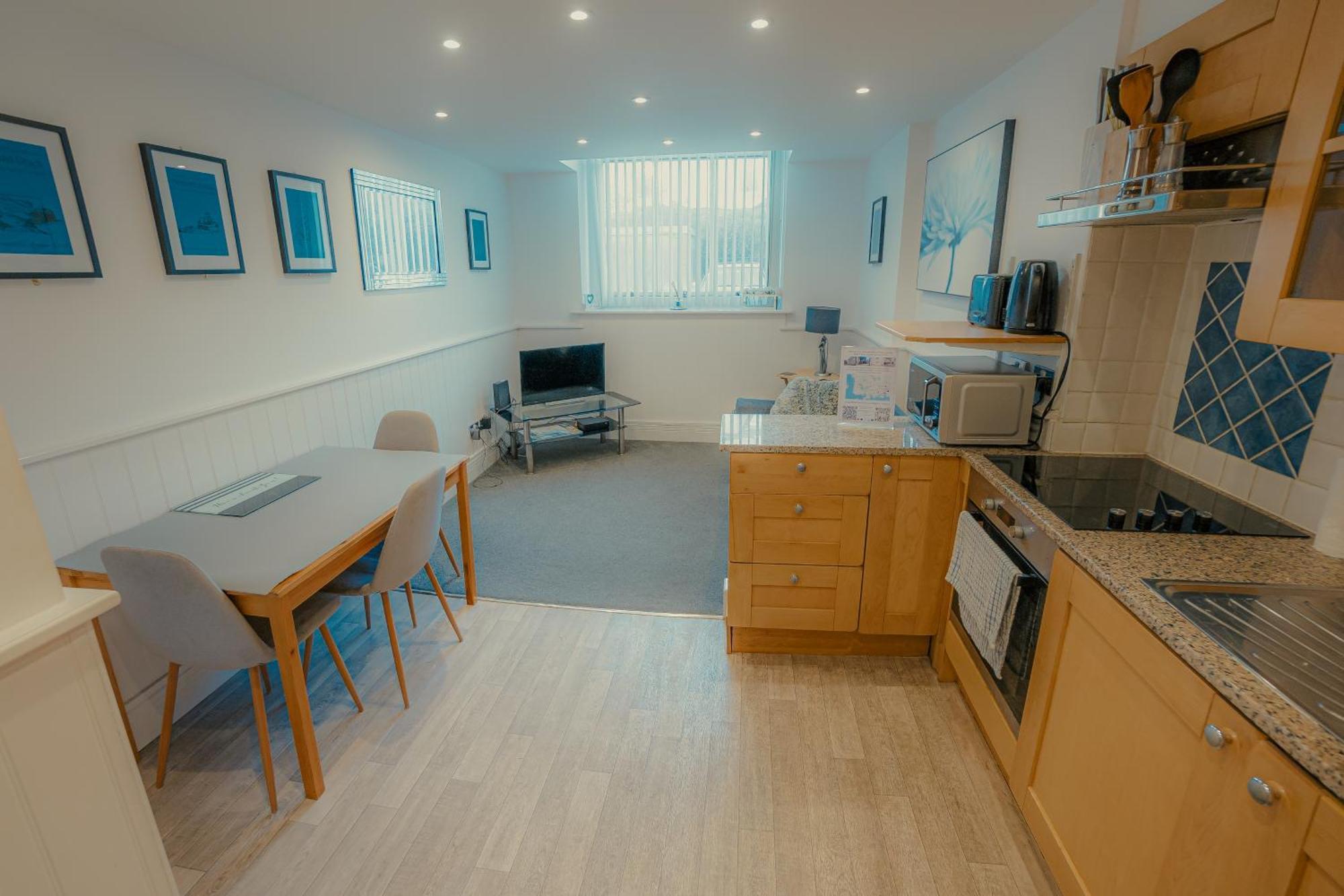 Super Duplex Free Private Parking * Plymouth