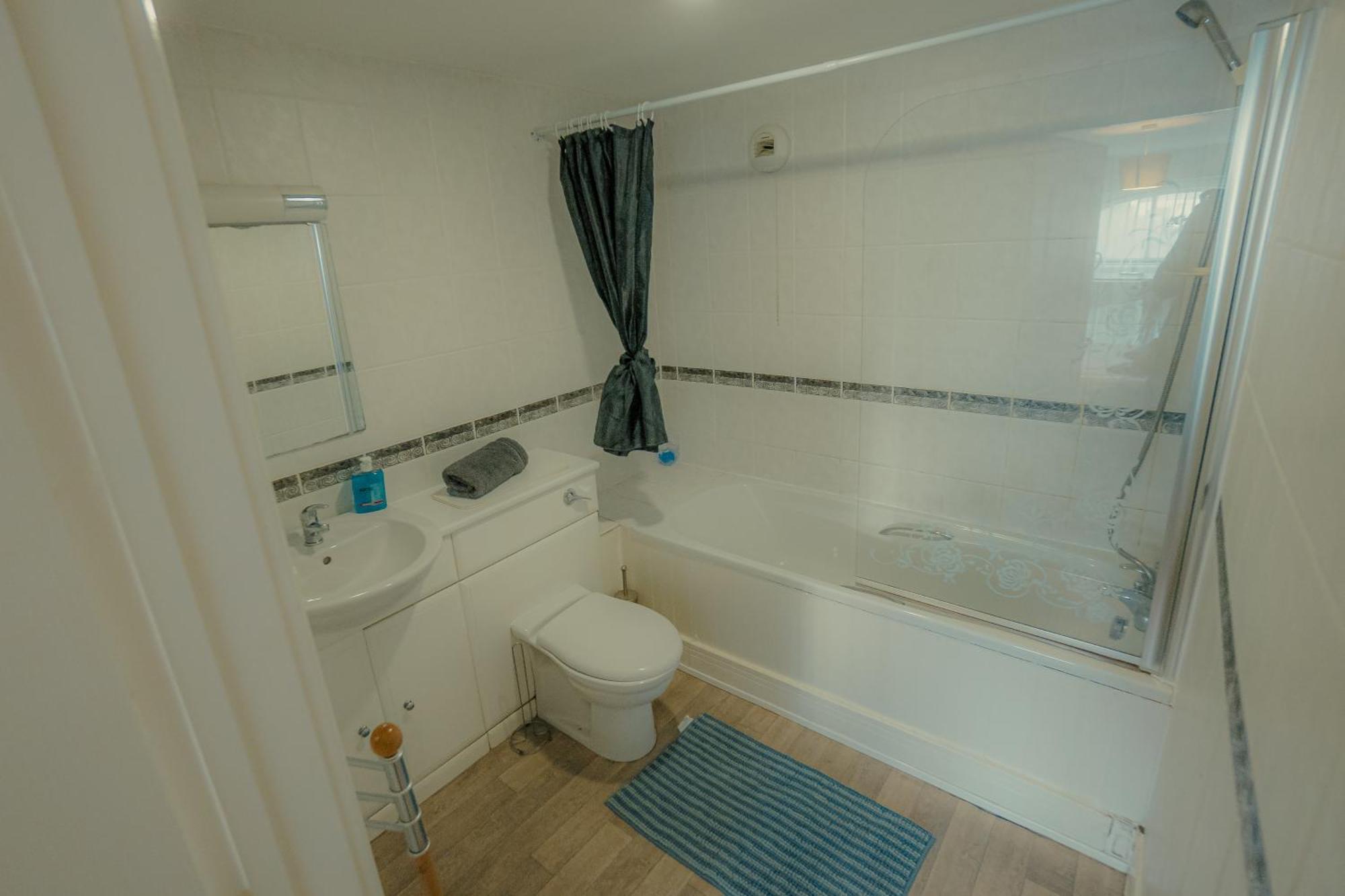 Super Duplex Free Private Parking Apartment Plymouth
