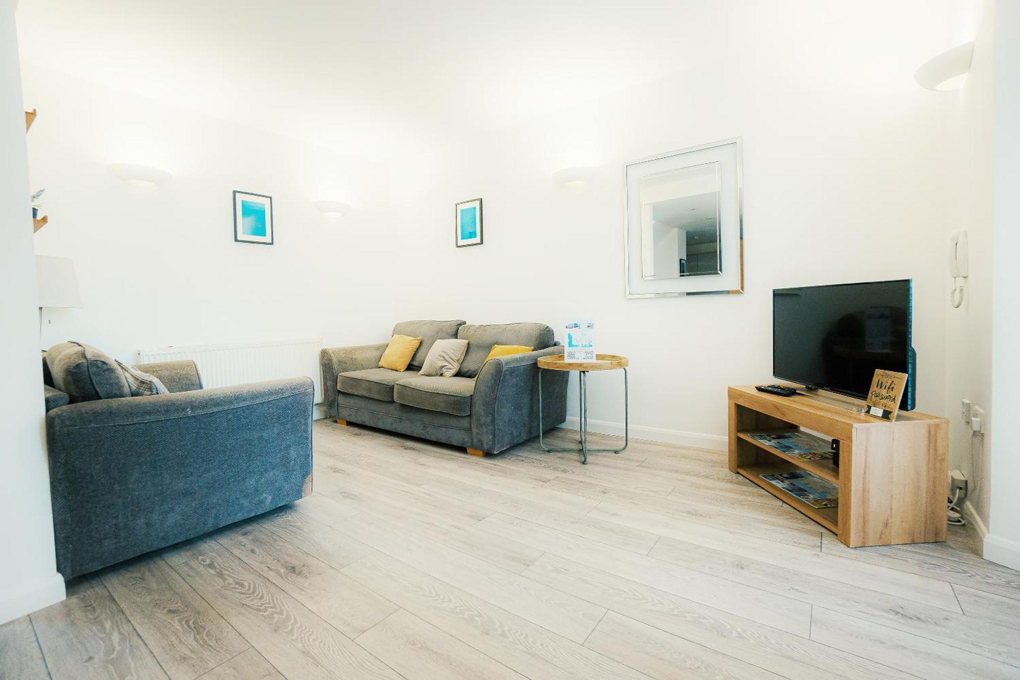 Drakes Nest Centre Location And Free Parking Holiday home