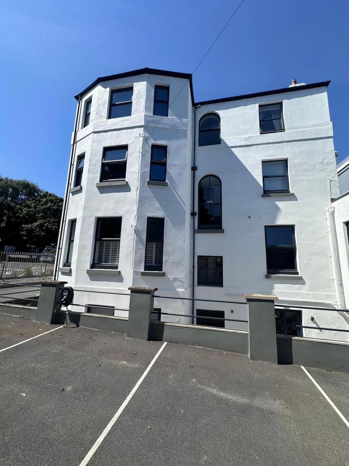 2 Bed - No. 1 Windsor Holiday home *