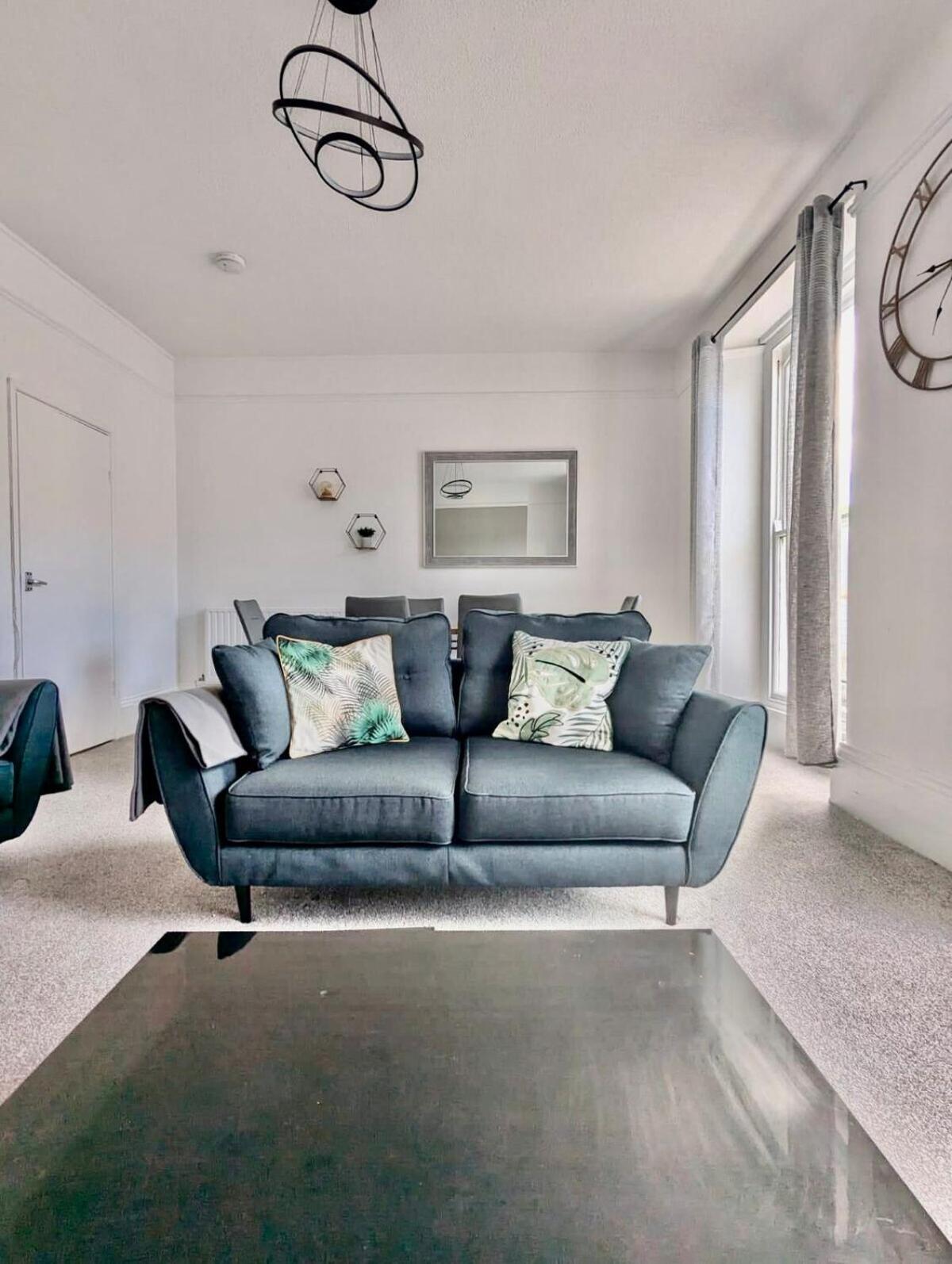252 North Road West *
