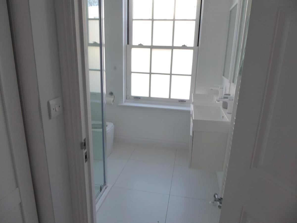 Modern Townhouse In Mountwise * Plymouth