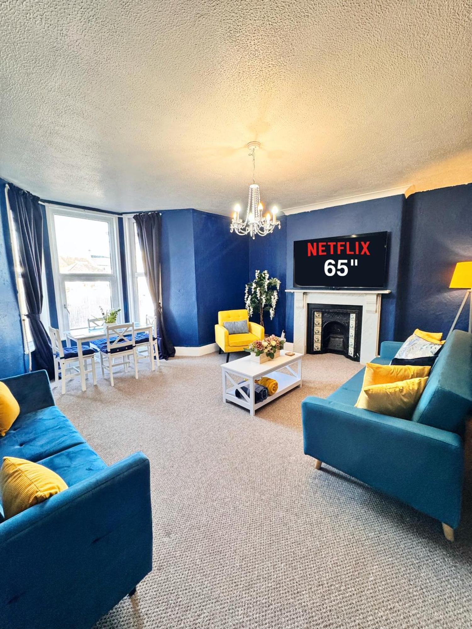 Spacious And Chic 65 Tv *