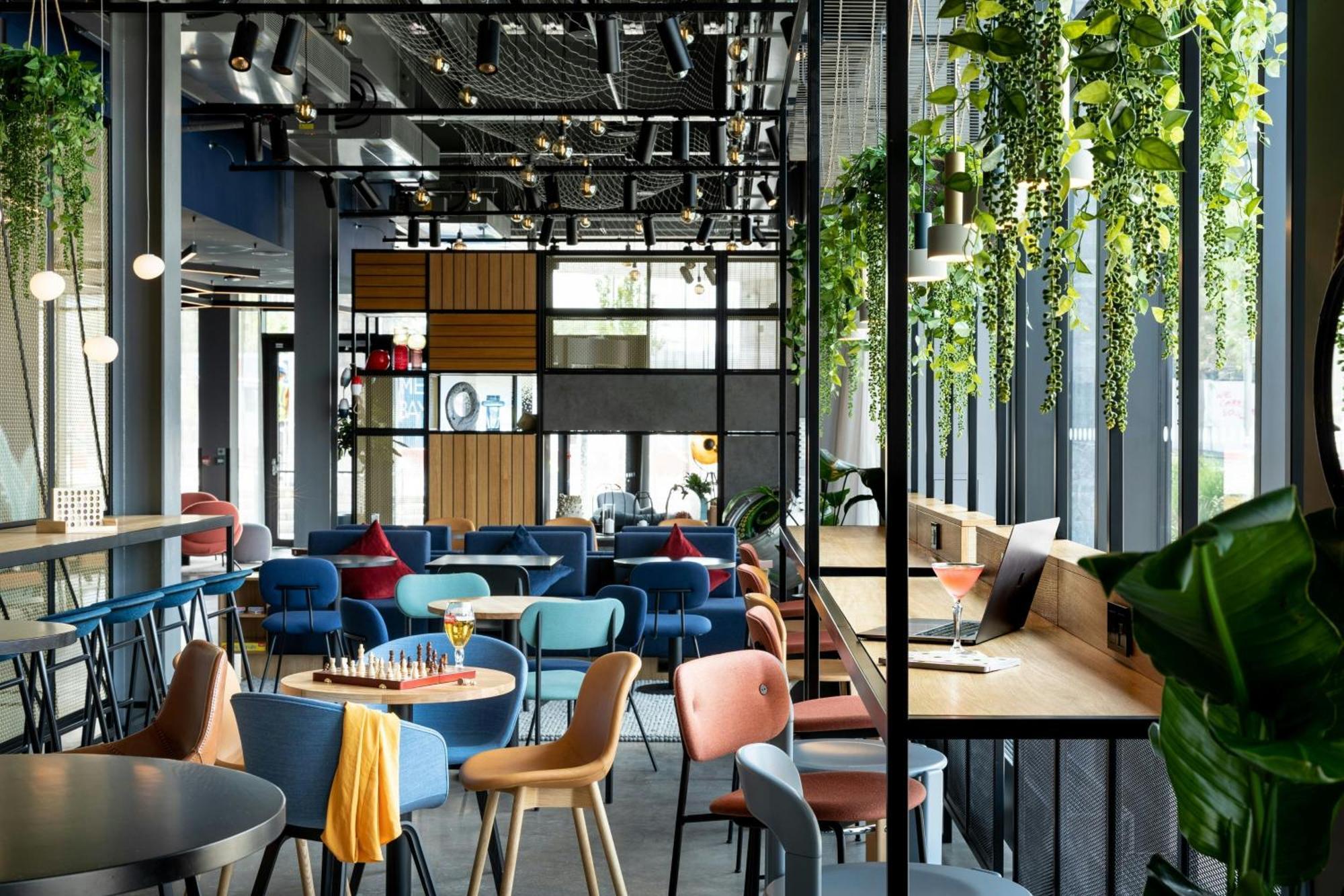 Moxy Hotel 3*