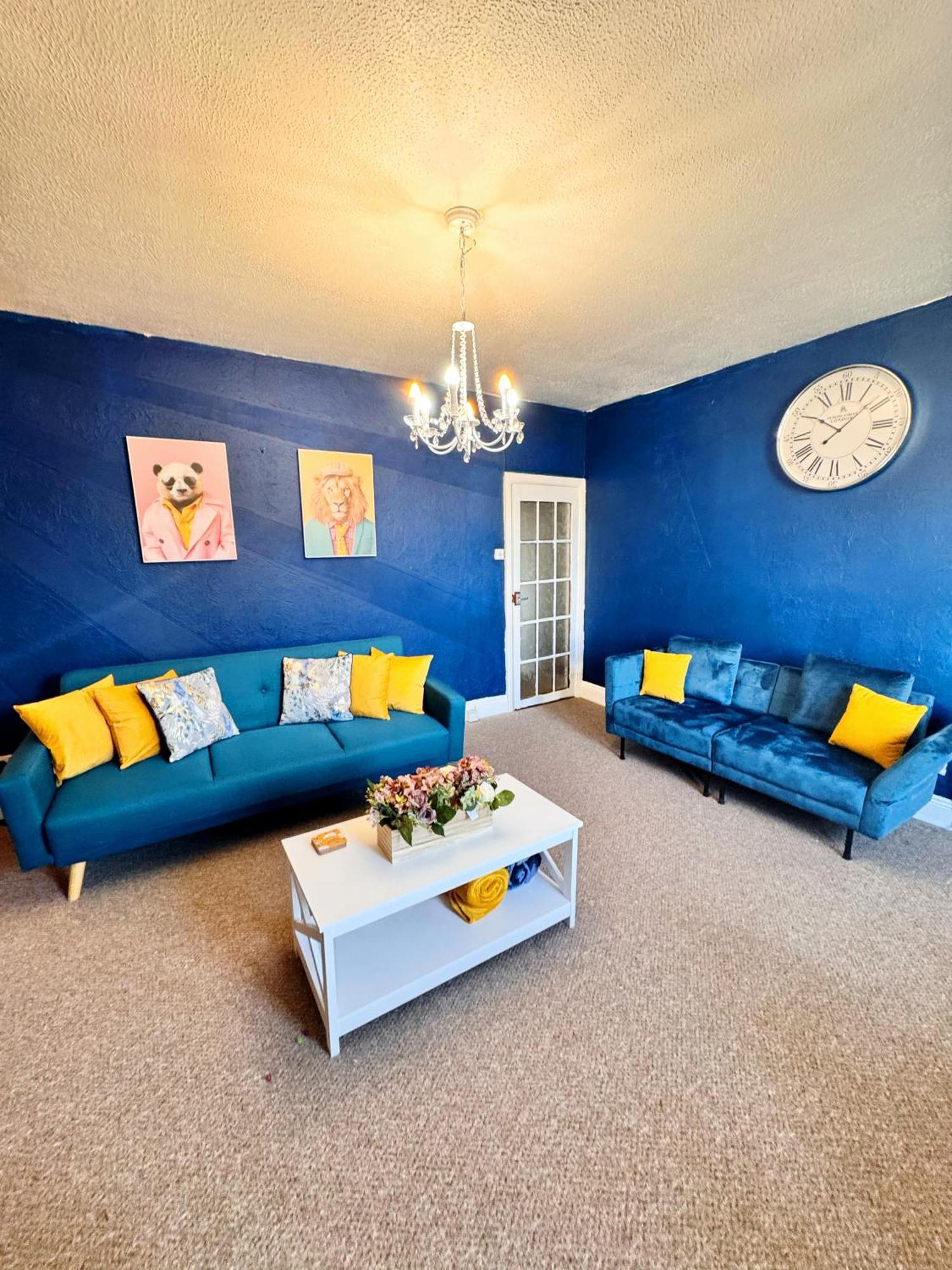 Spacious And Chic 65 Tv * Plymouth