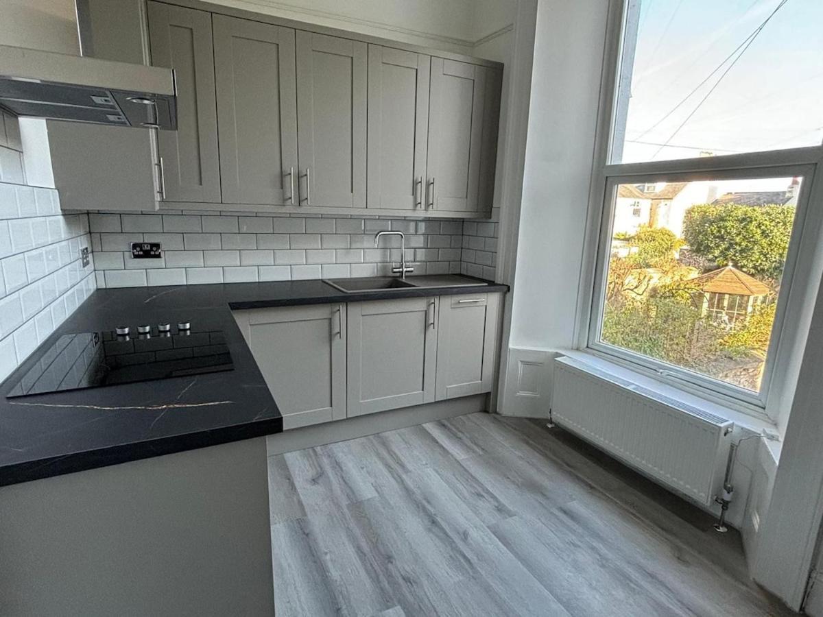 Apartment Stylish 2 Bedroom Maisonette Plymouth