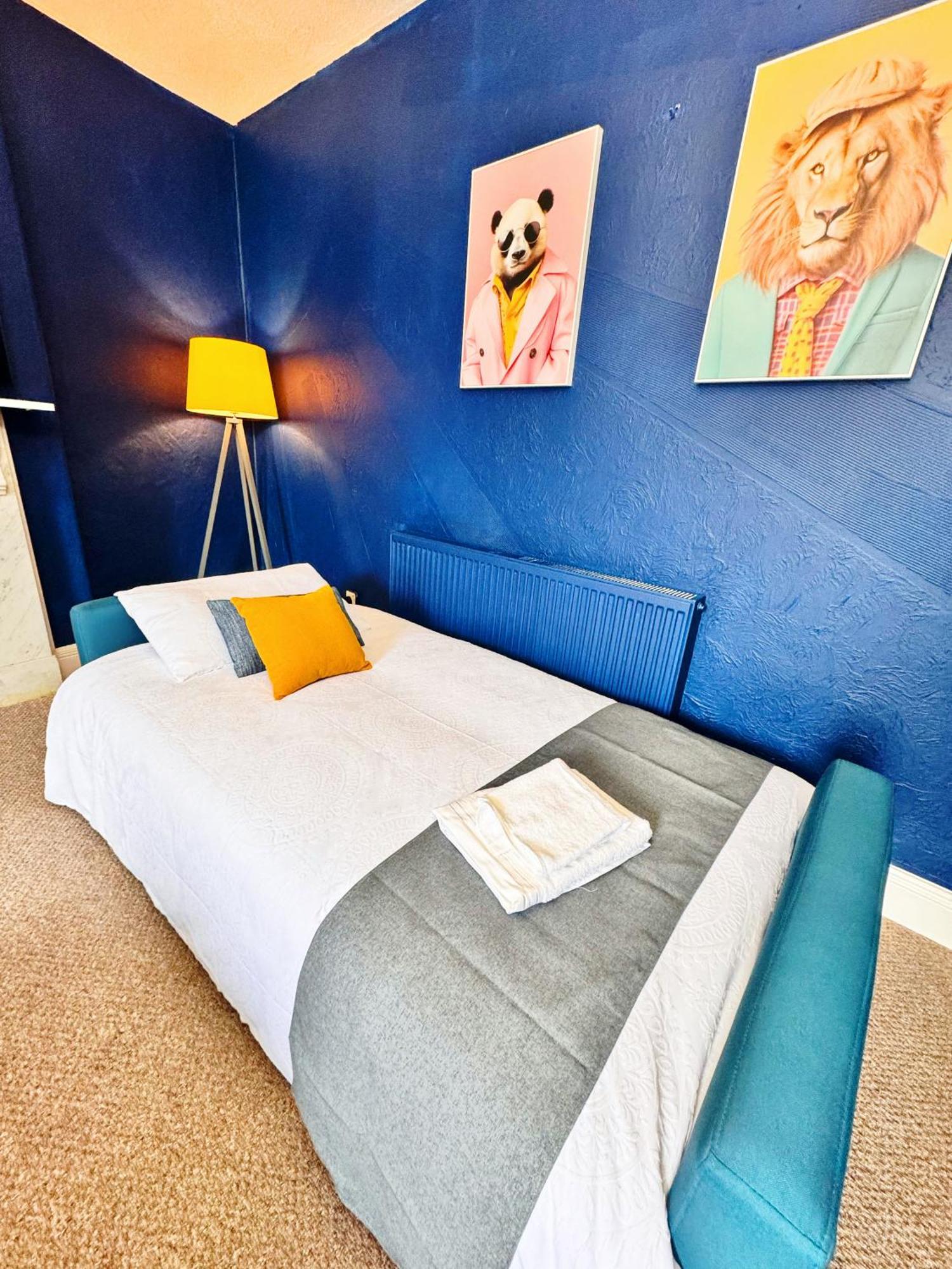 Spacious And Chic 65 Tv