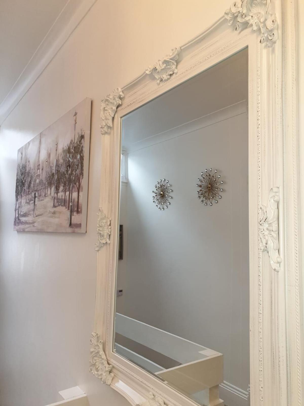 Spacious Two Bedroom Flat, Location Apartment Plymouth