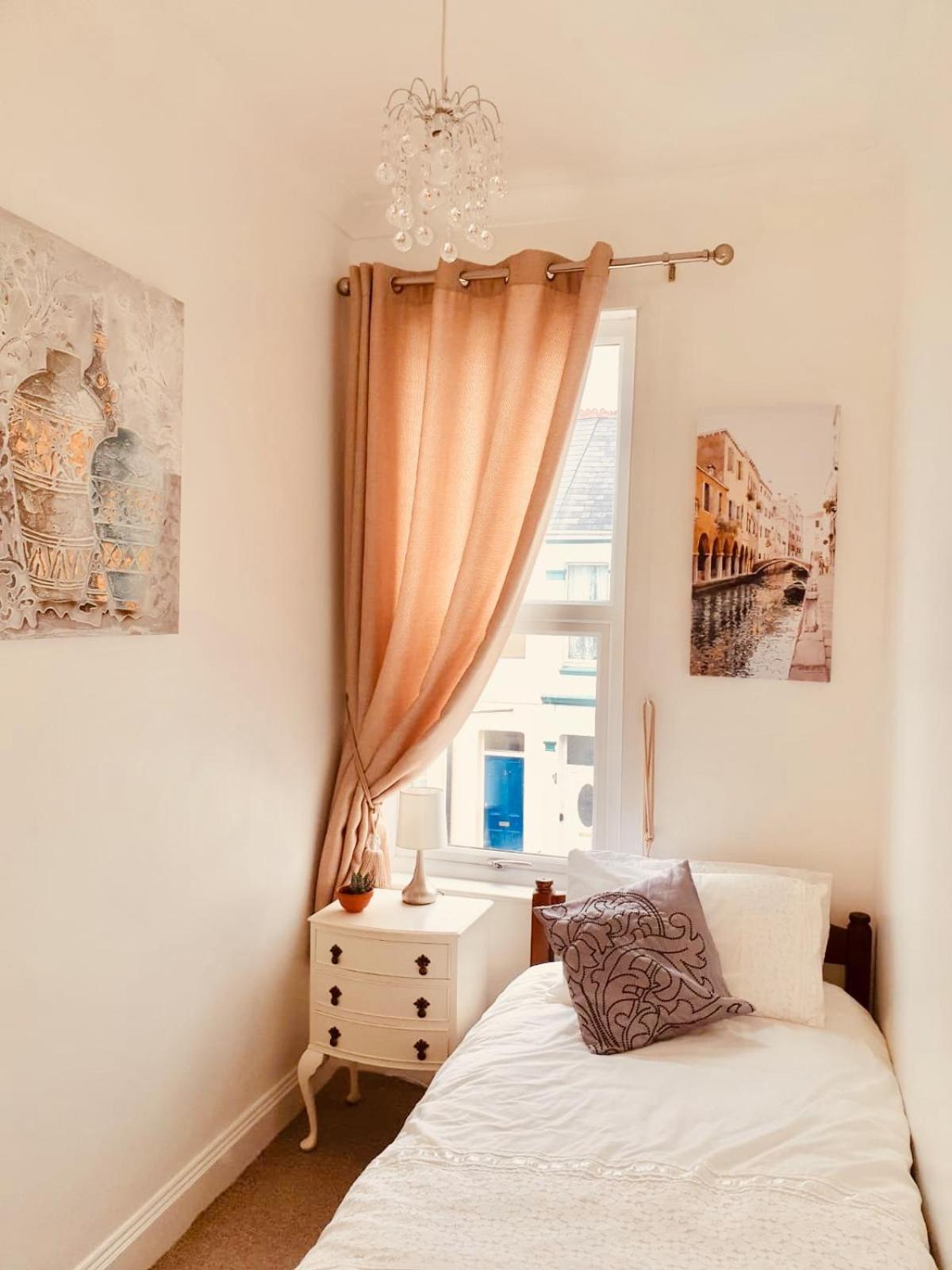 Spacious Two Bedroom Flat, Location *
