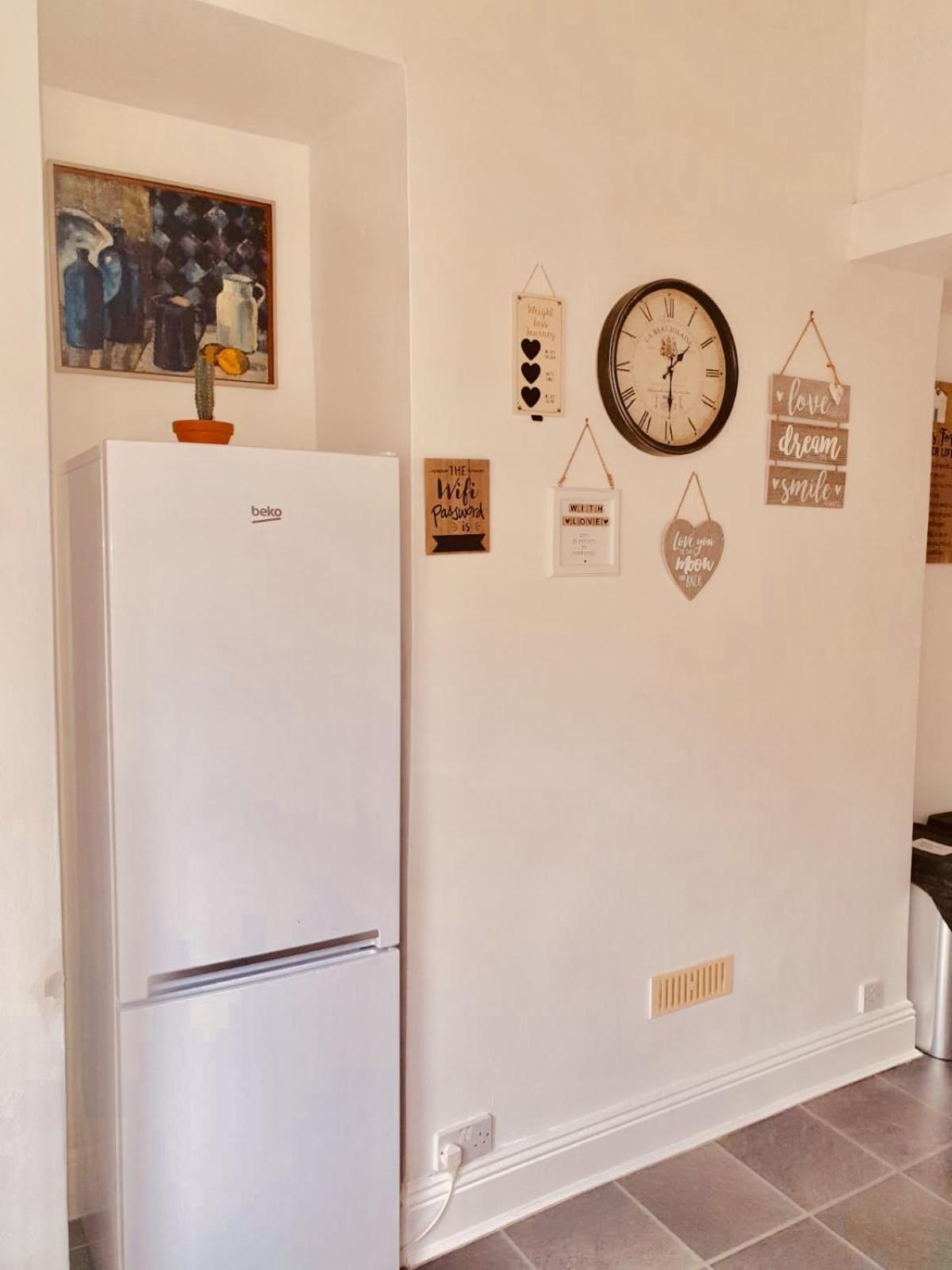 Spacious Two Bedroom Flat, Location