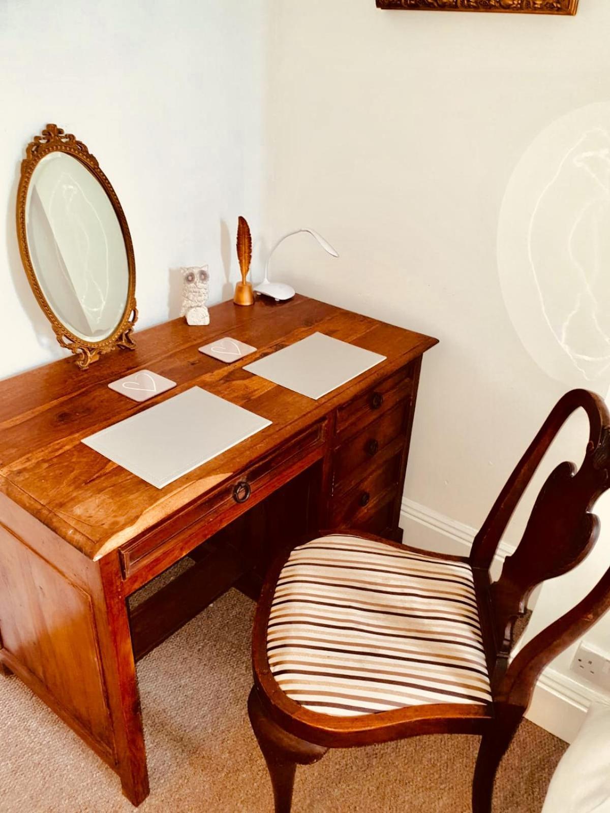 Spacious Two Bedroom Flat, Location