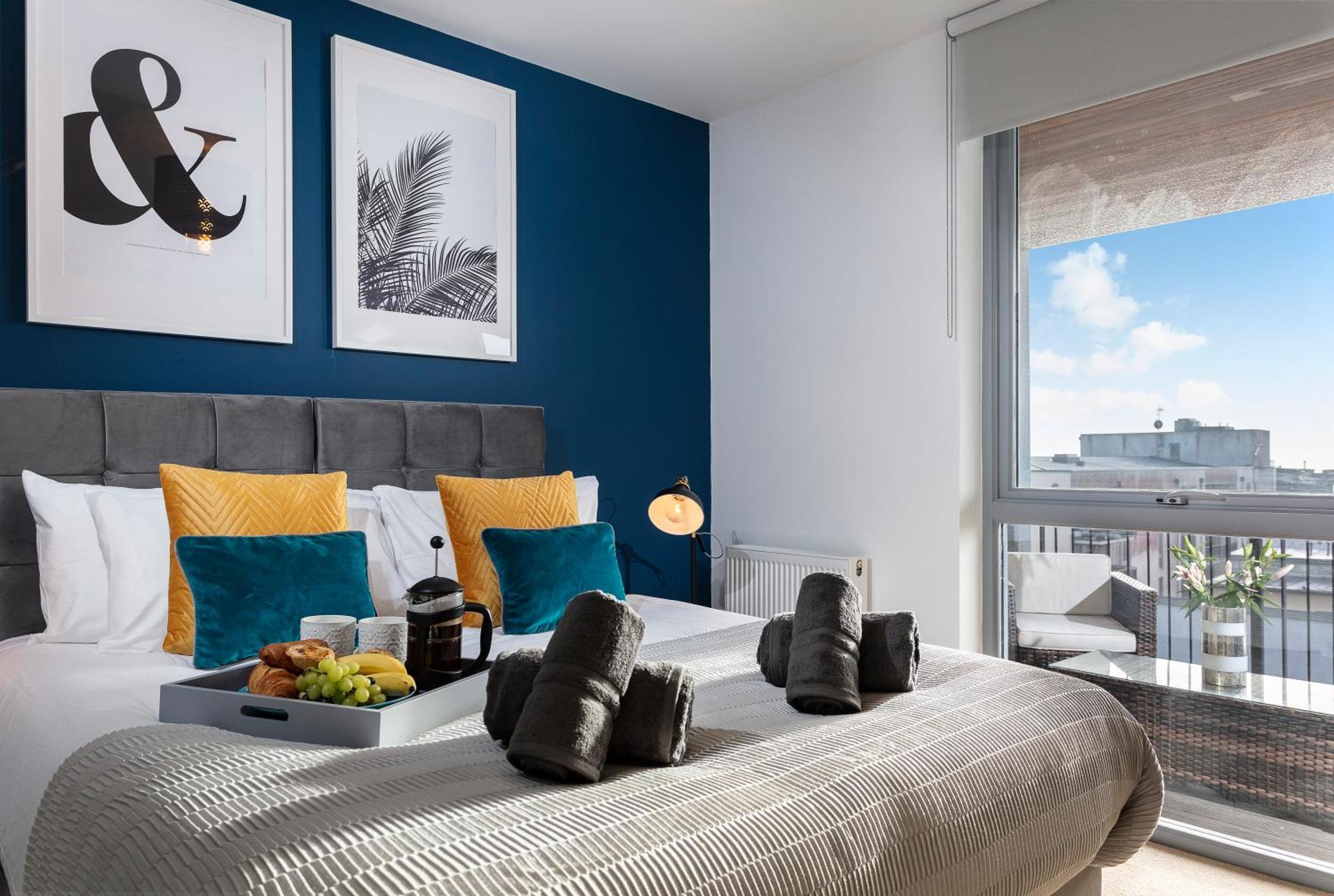 Penthouse Apartment-sea View-sleeps 7- Habita Plymouth