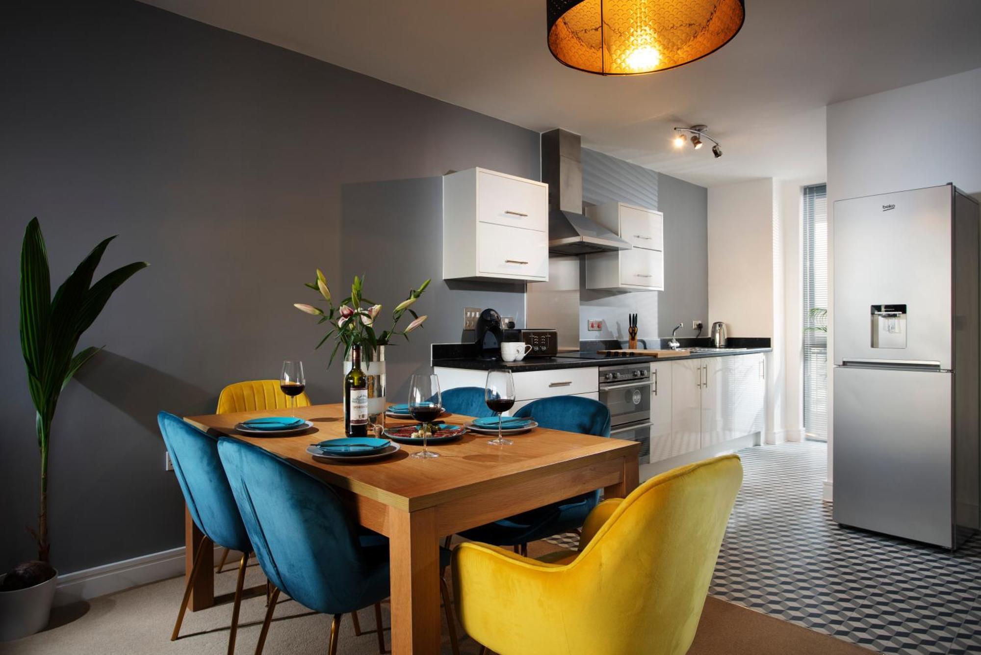 Penthouse Apartment-sea View-sleeps 7- Habita Plymouth