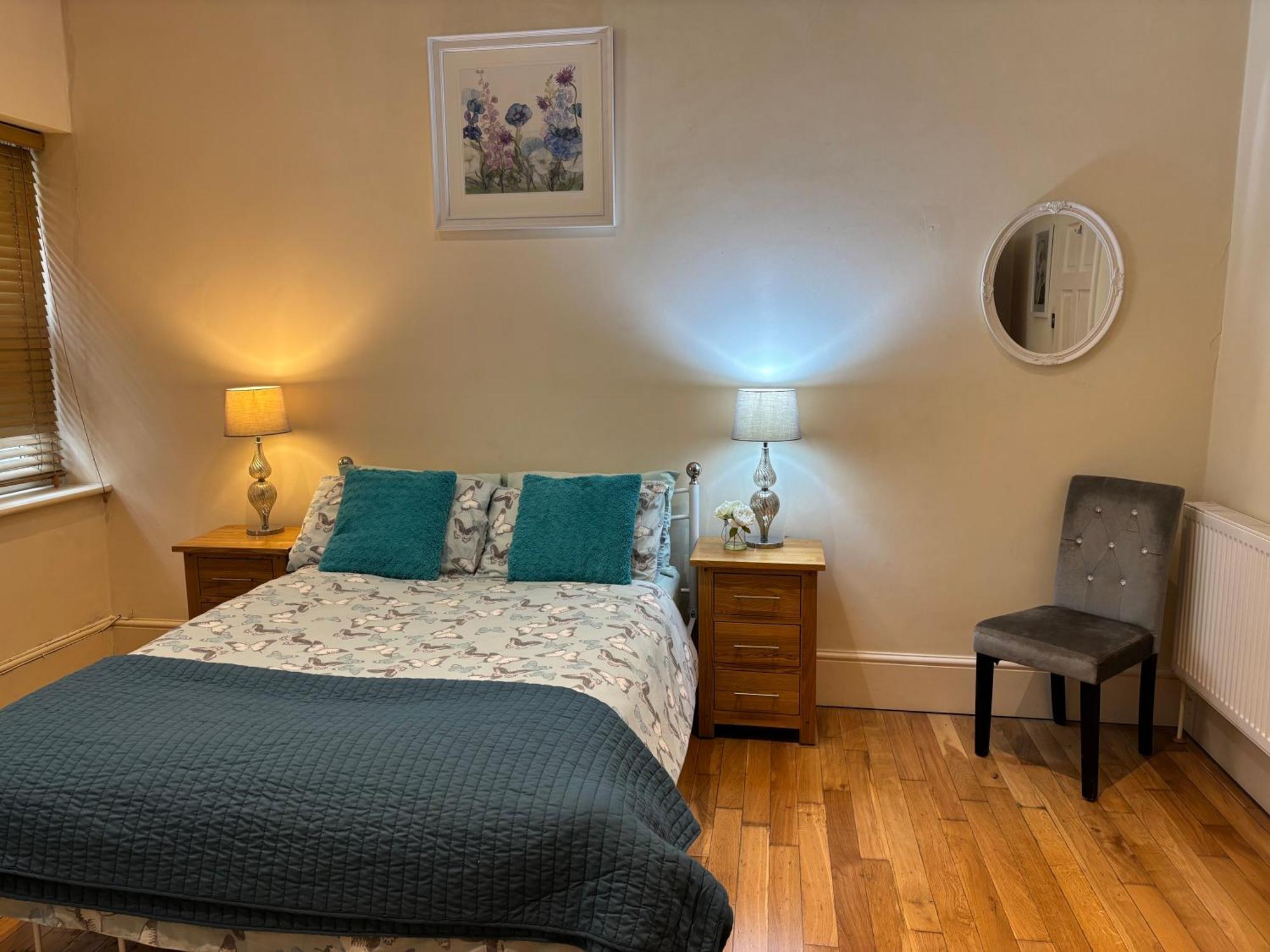 Elm Apartment *