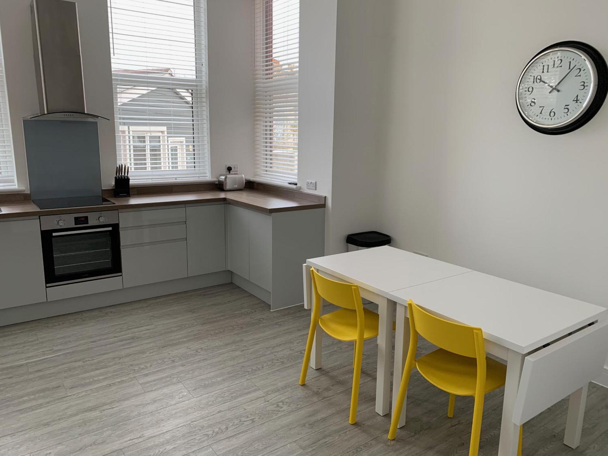 6 Bed - Kings Cross By Pureserviced * Plymouth
