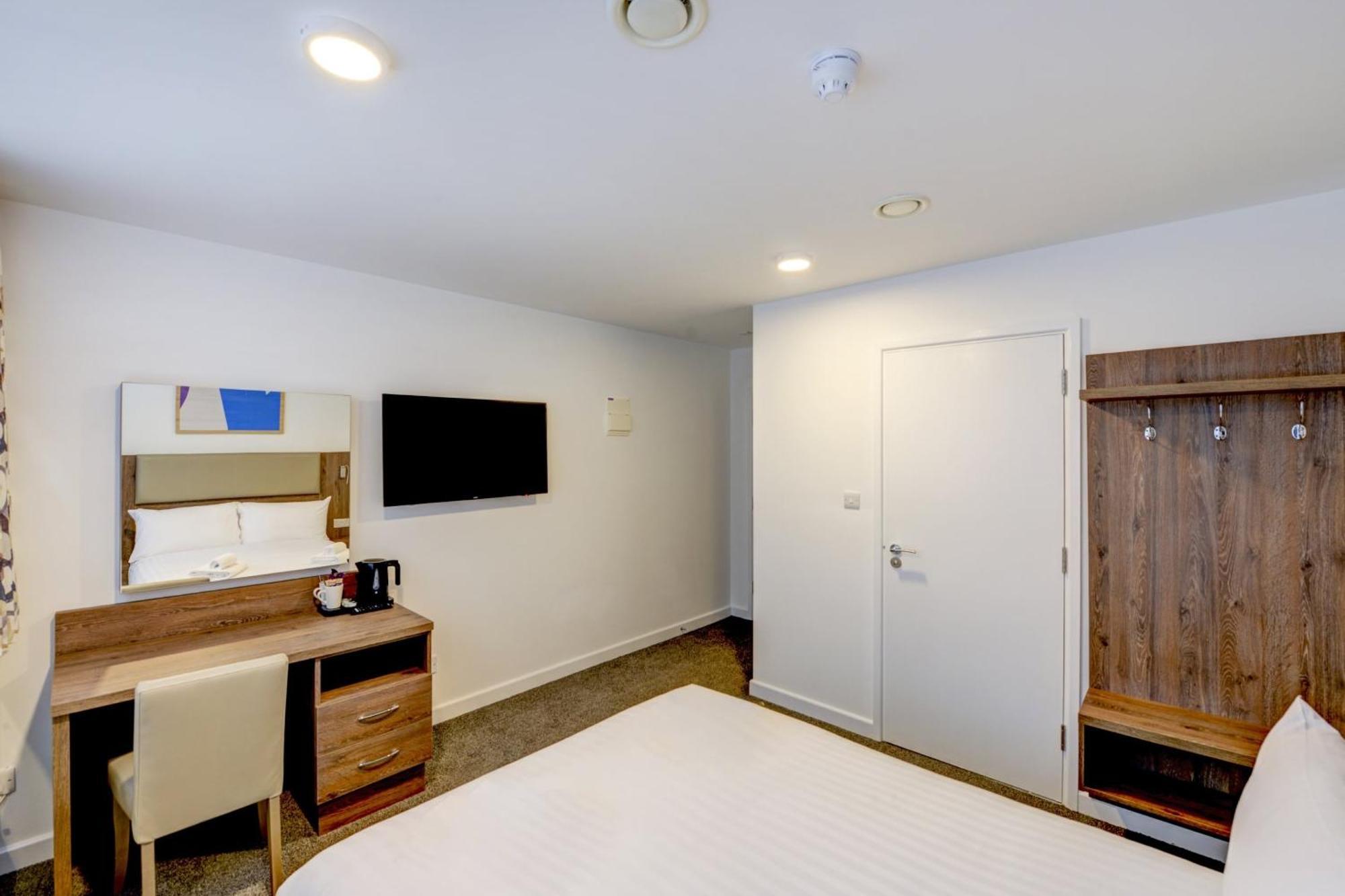 Oyo 3* Plymouth