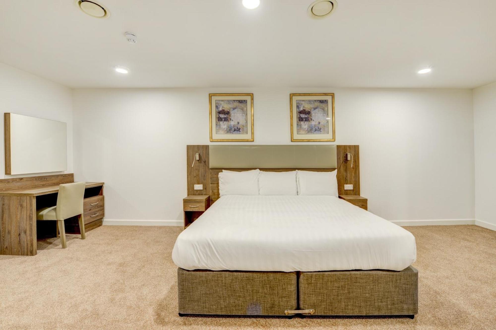 Oyo 3* Plymouth