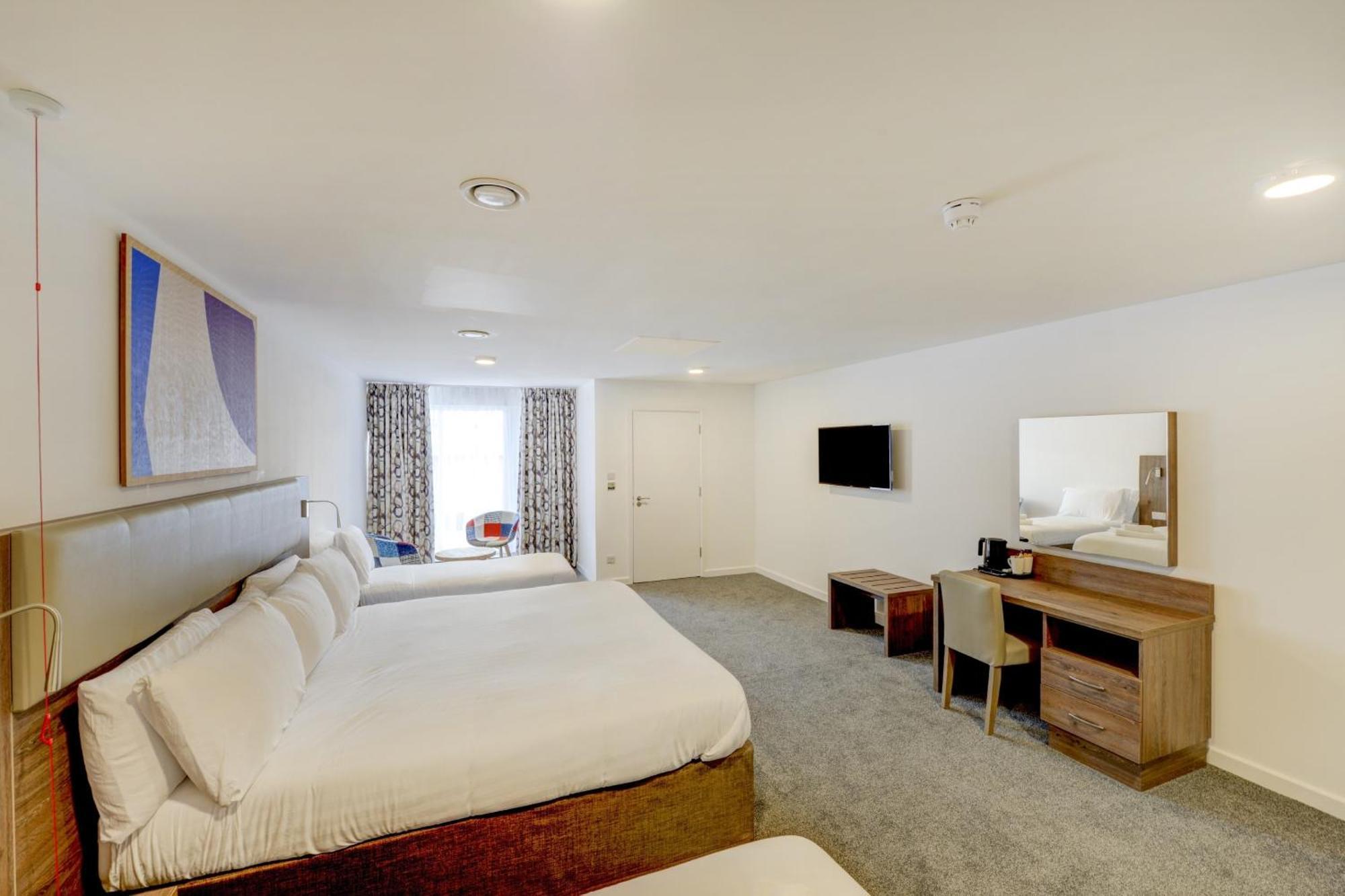 Oyo 3* Plymouth