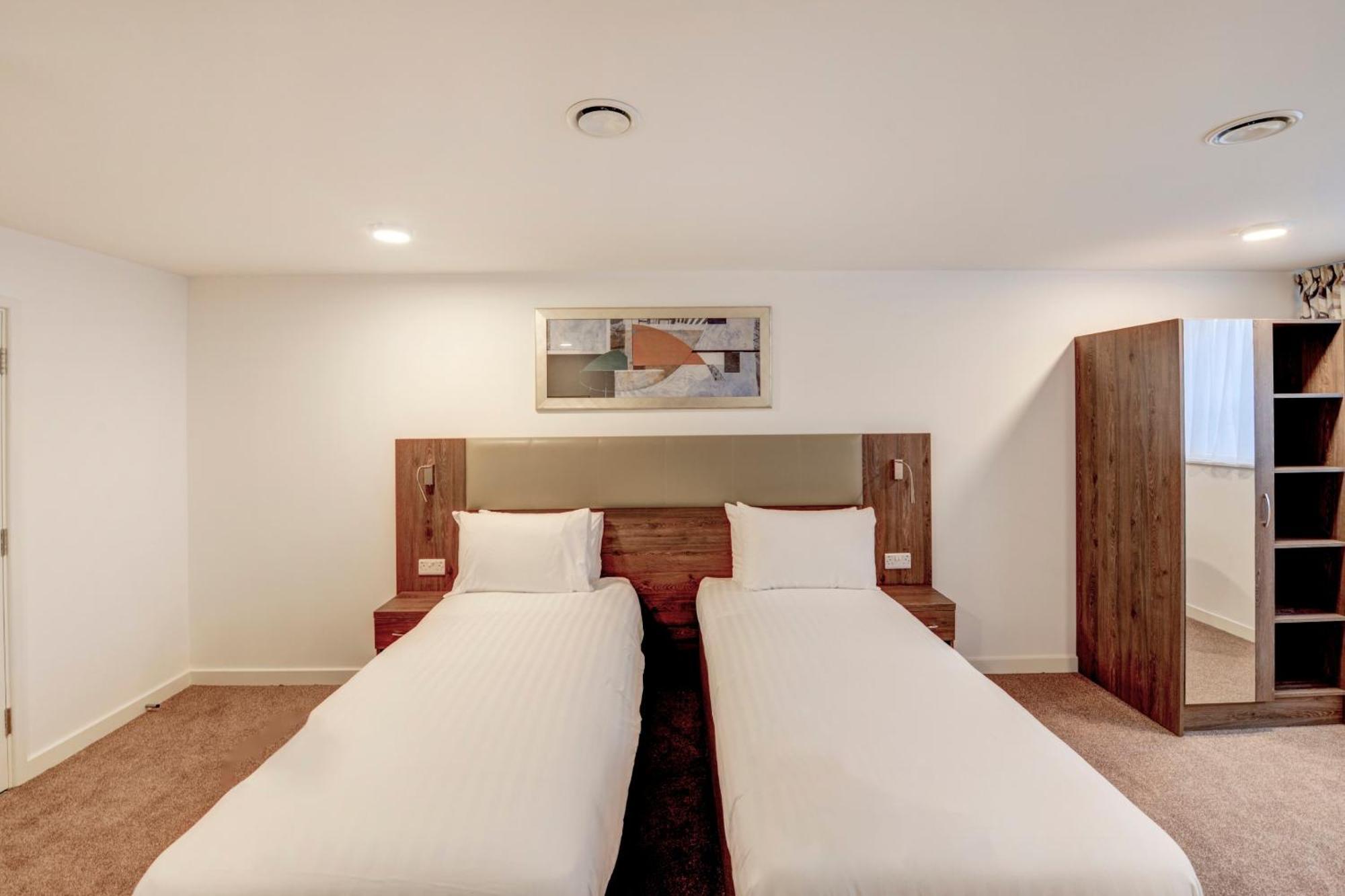 Oyo 3* Plymouth