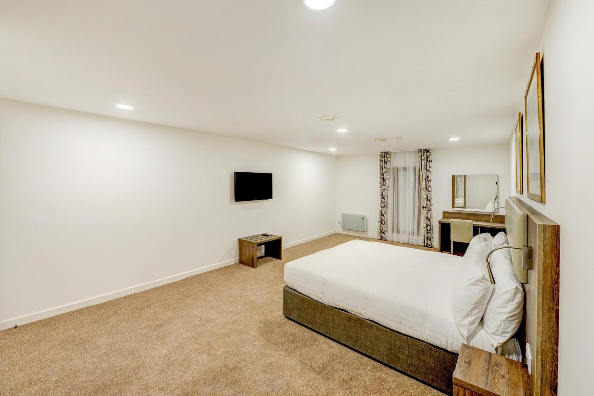 Oyo 3* Plymouth