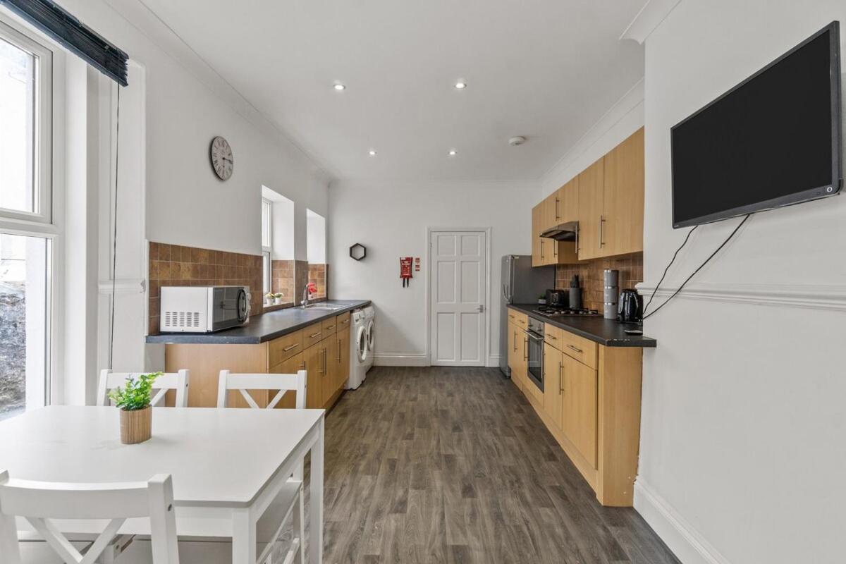 Apartment In By Keysleeps *