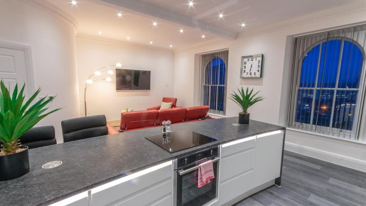 Luxury 1 Bedroom Floor *
