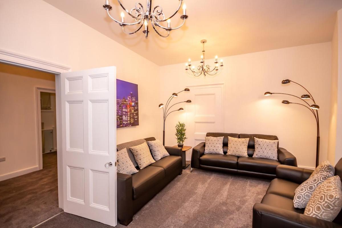 Luxury 4 Bedroom Ground Floor * Plymouth
