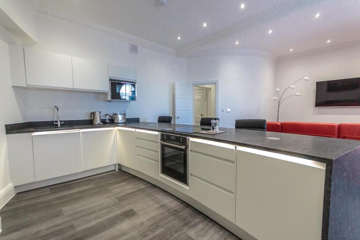 Luxury 1 Bedroom Floor *
