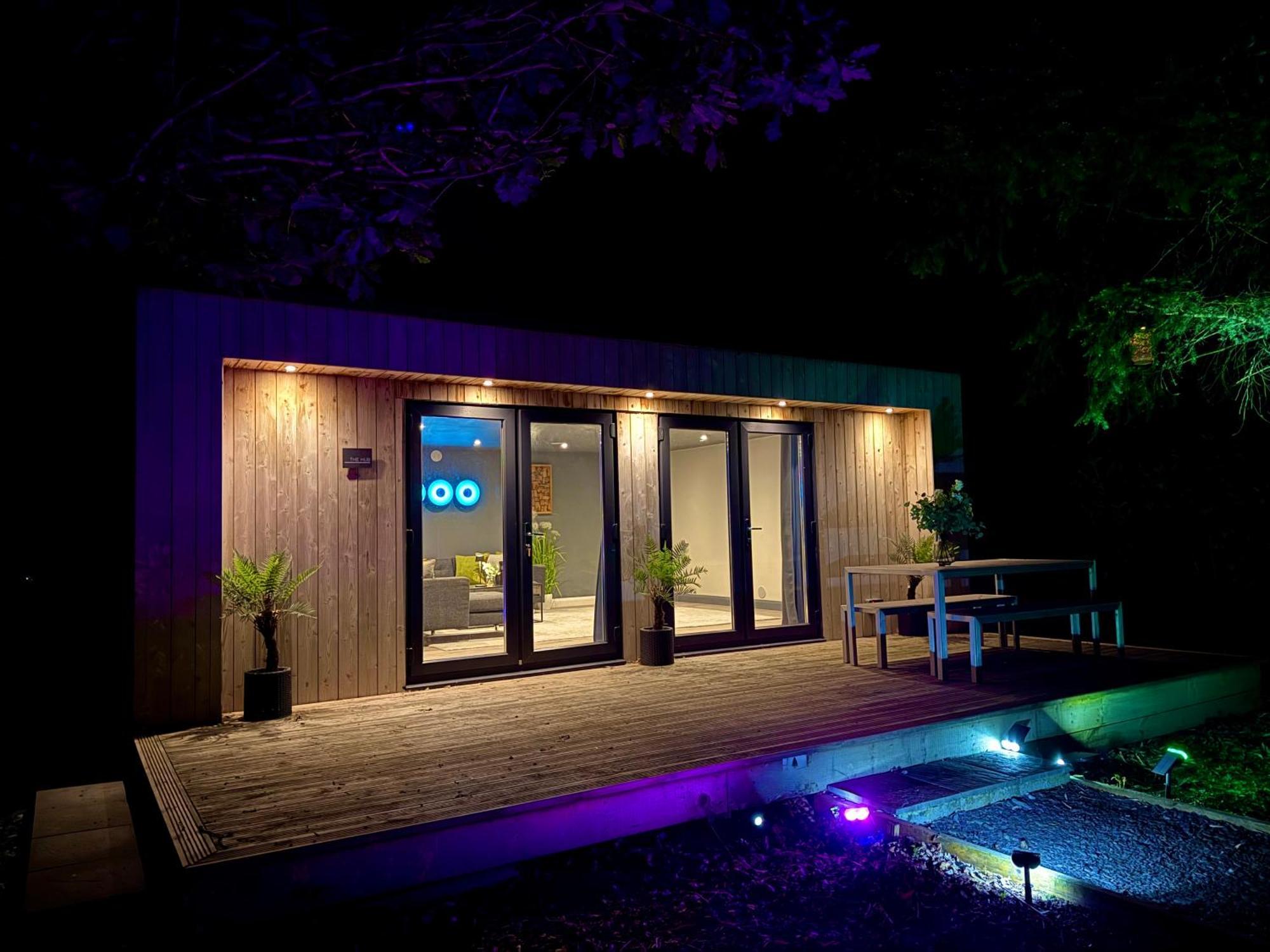 Sunridge Fishing With Hot Tub & Giant Cinema Holiday home Plymouth