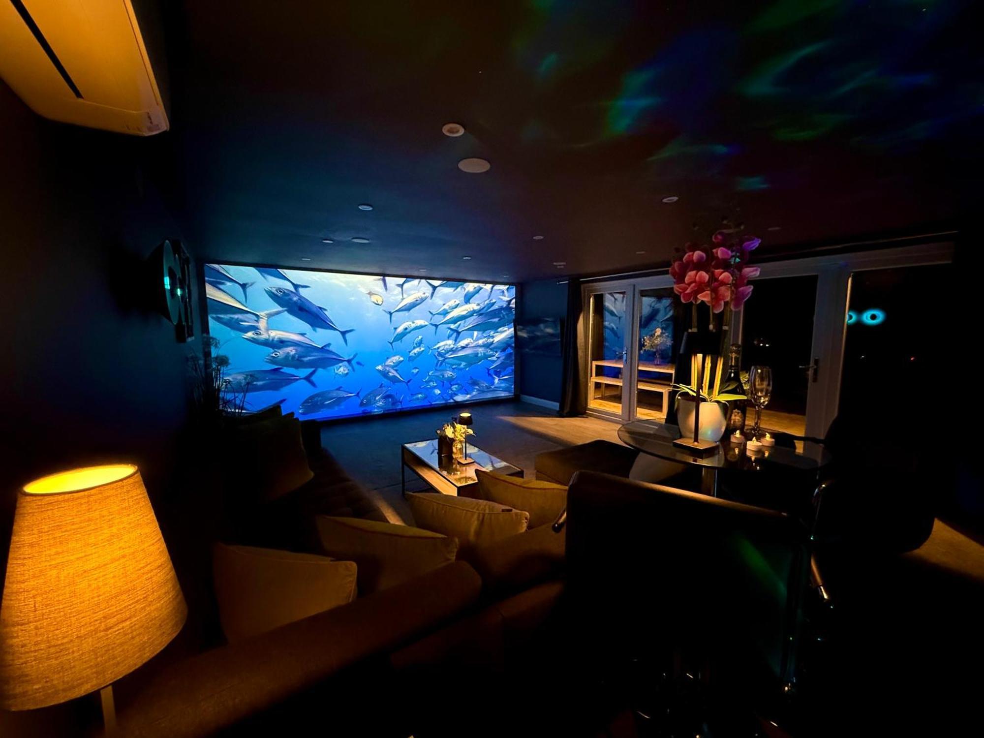 Sunridge Fishing With Hot Tub & Giant Cinema Holiday home Plymouth