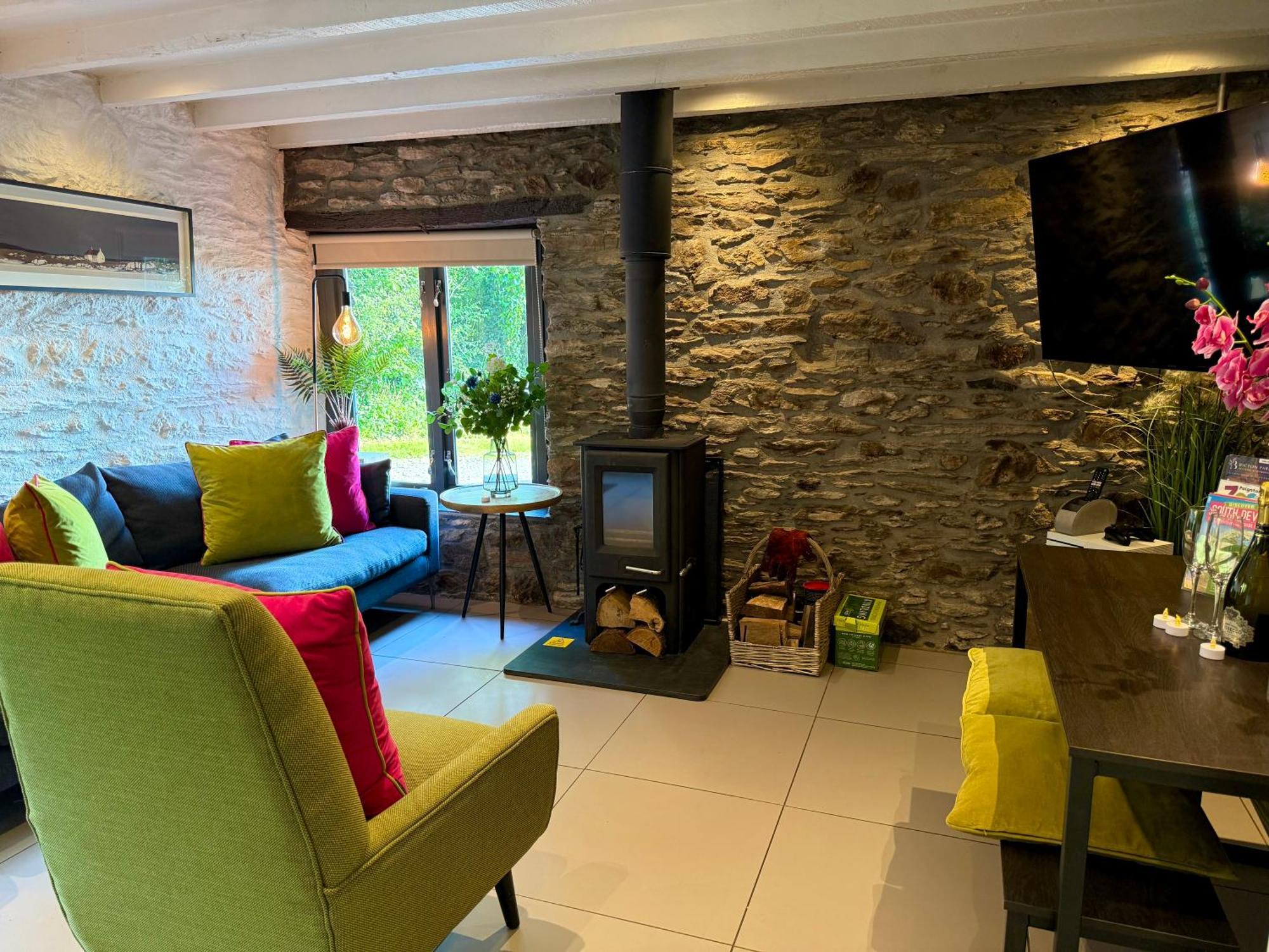 Sunridge Fishing With Hot Tub & Giant Cinema Holiday home Plymouth